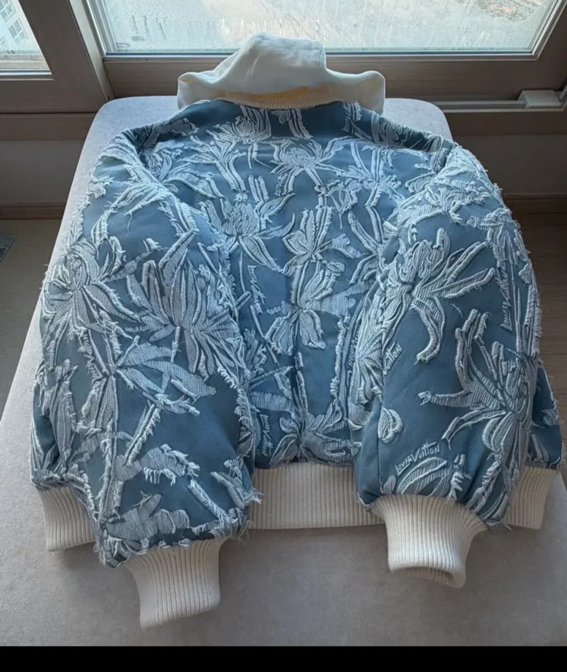 루이비통 패딩자켓 상품이미지4