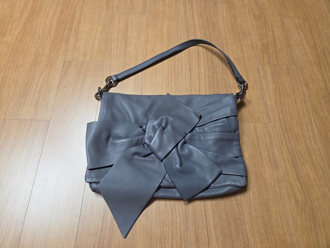 발렌티노 가죽 숄더백 상품이미지1