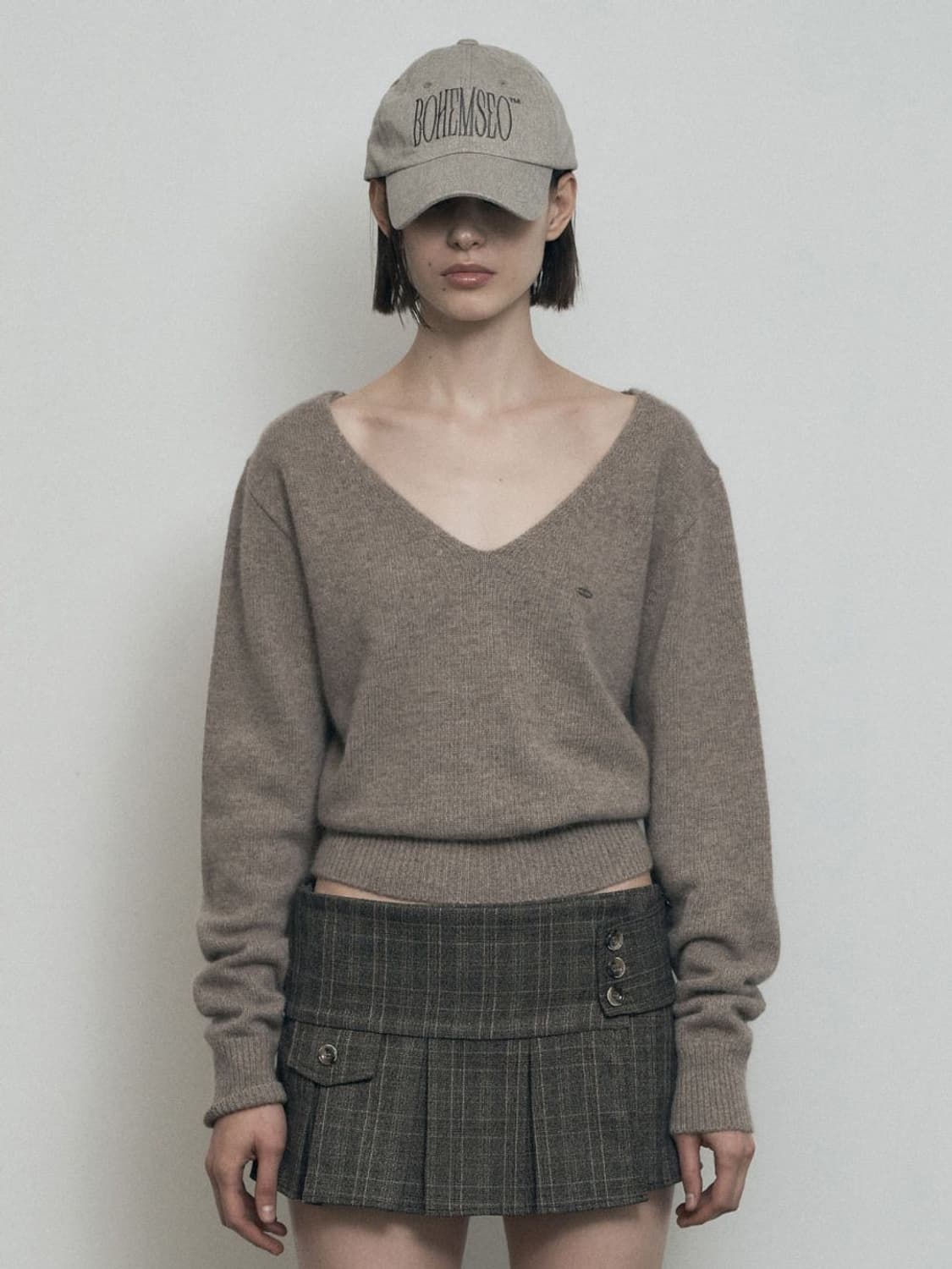 보헤미안서울 보헴서 루즈핏 브이넥 울니트 우드베이지 상품이미지1