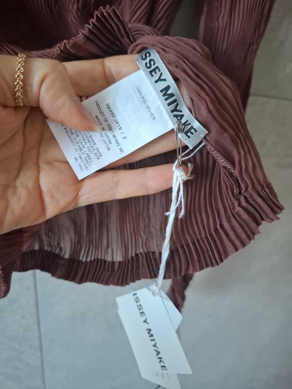 새상품.이세이미야케 쉬폰트위스트 24년 단추가디건  플리츠플리즈 상품이미지3