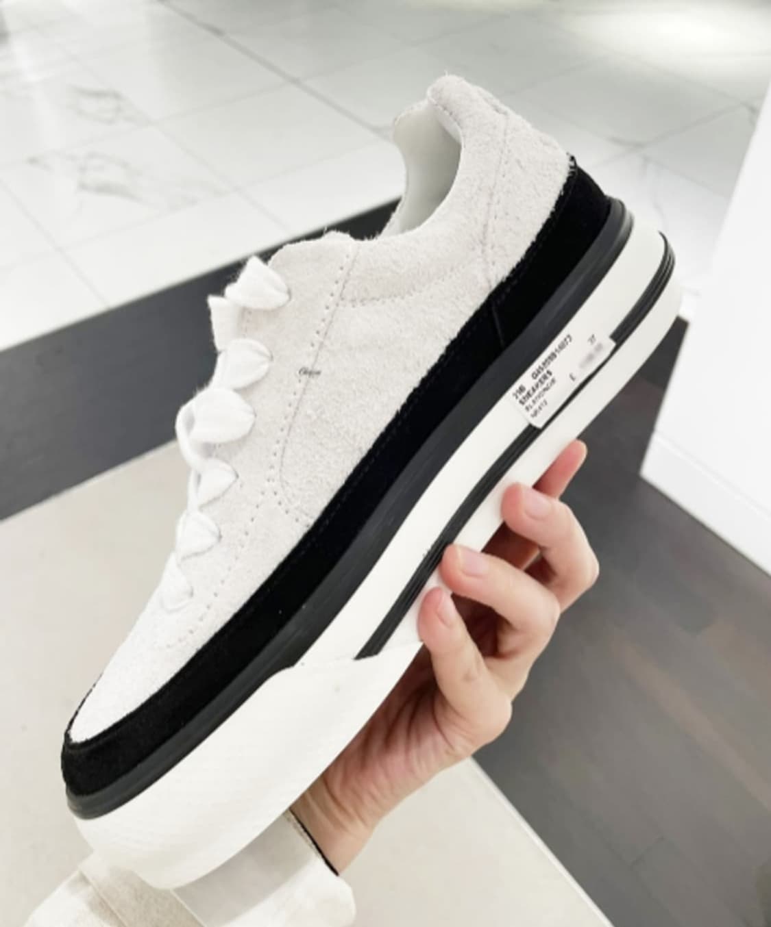 [정품 특가] 샤넬 23B 스웨이드 투톤 스니커즈 240 상품이미지1