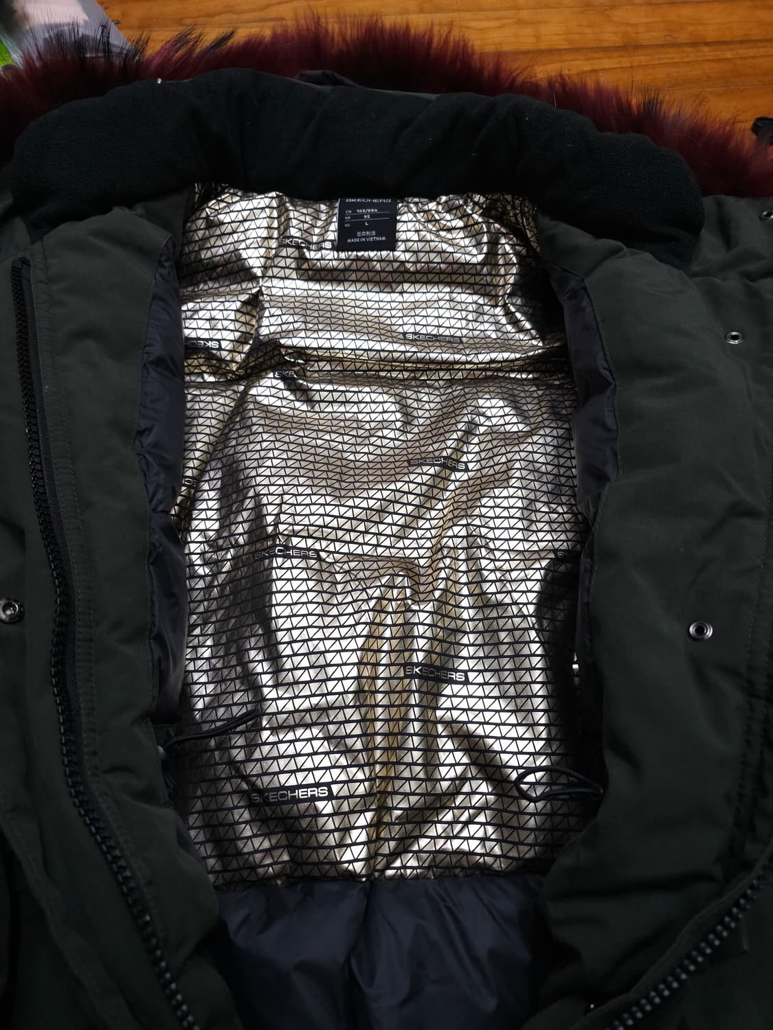 스케쳐스 구스다운  라쿤퍼  롱패딩 카키 상품이미지7