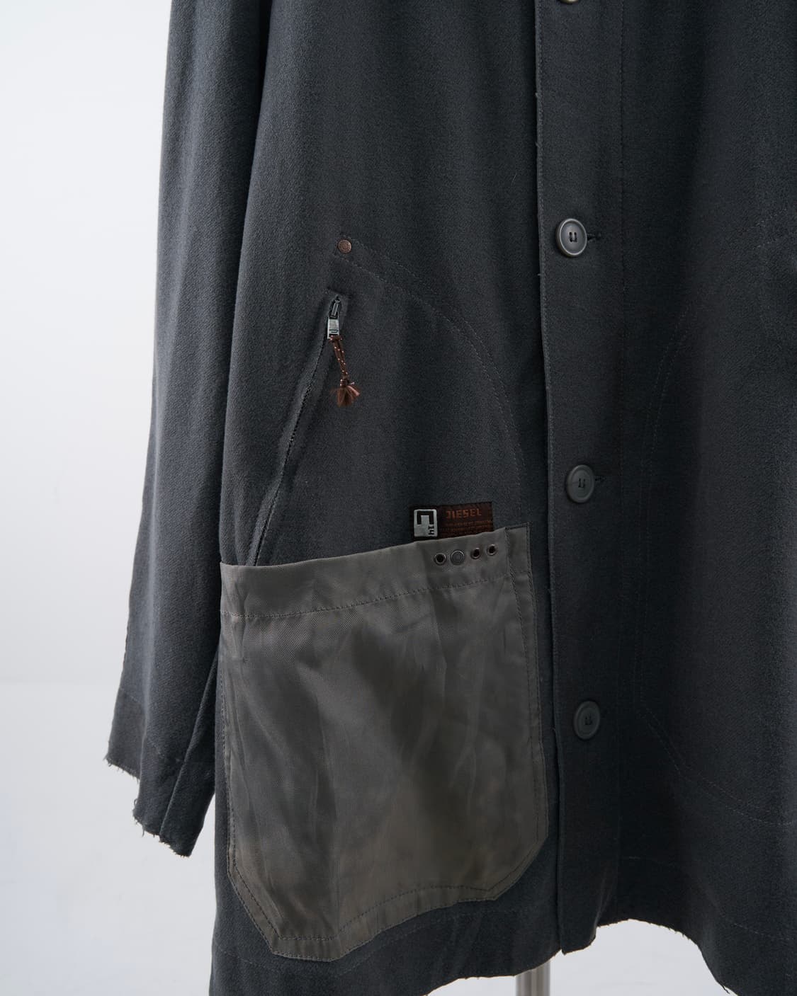 DIESEL 포켓 디테일 하프 코트 상품이미지3