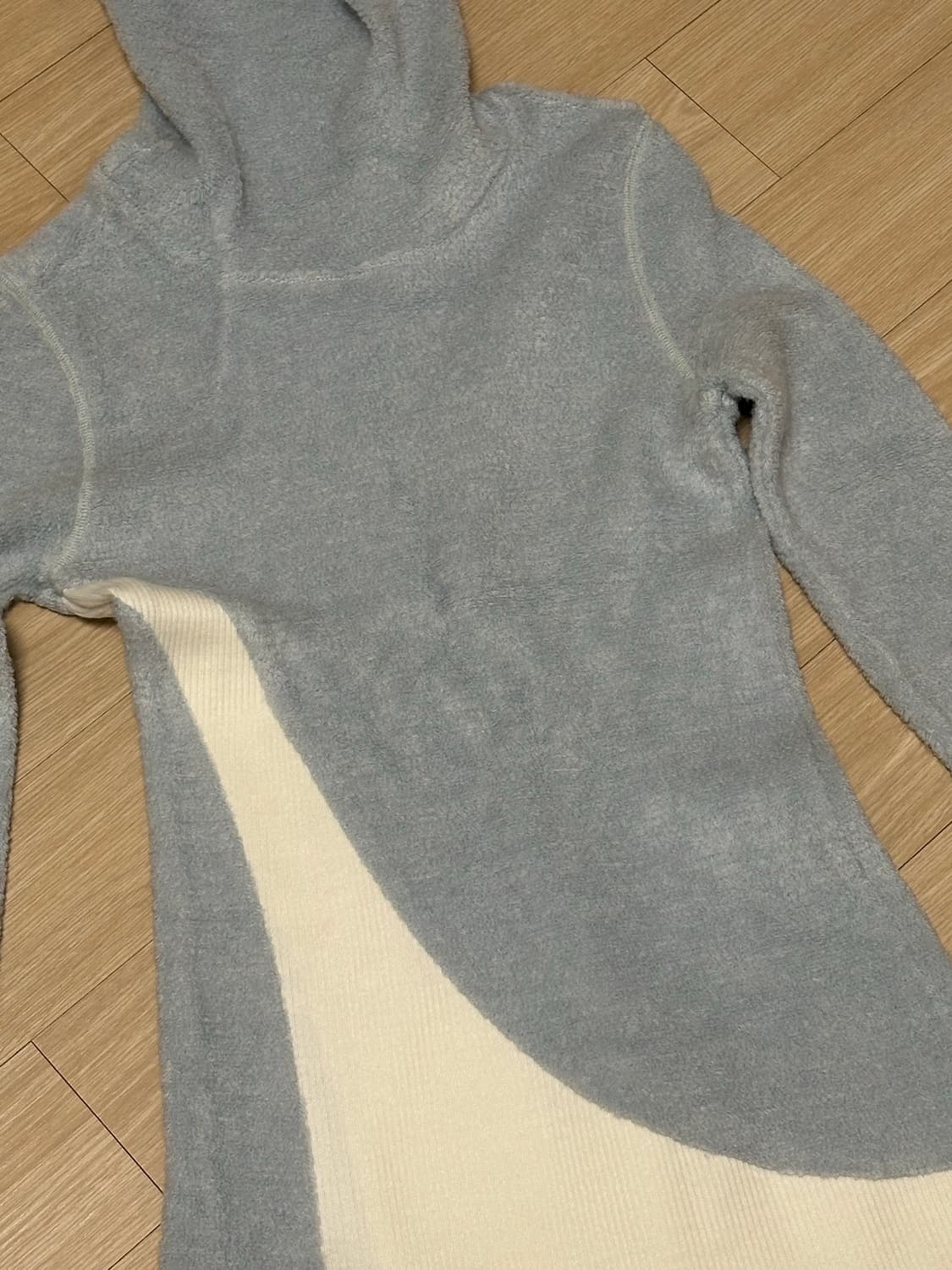 지초이 AW24 터틀넥 스웨터 니트 데이 스카이 상품이미지4