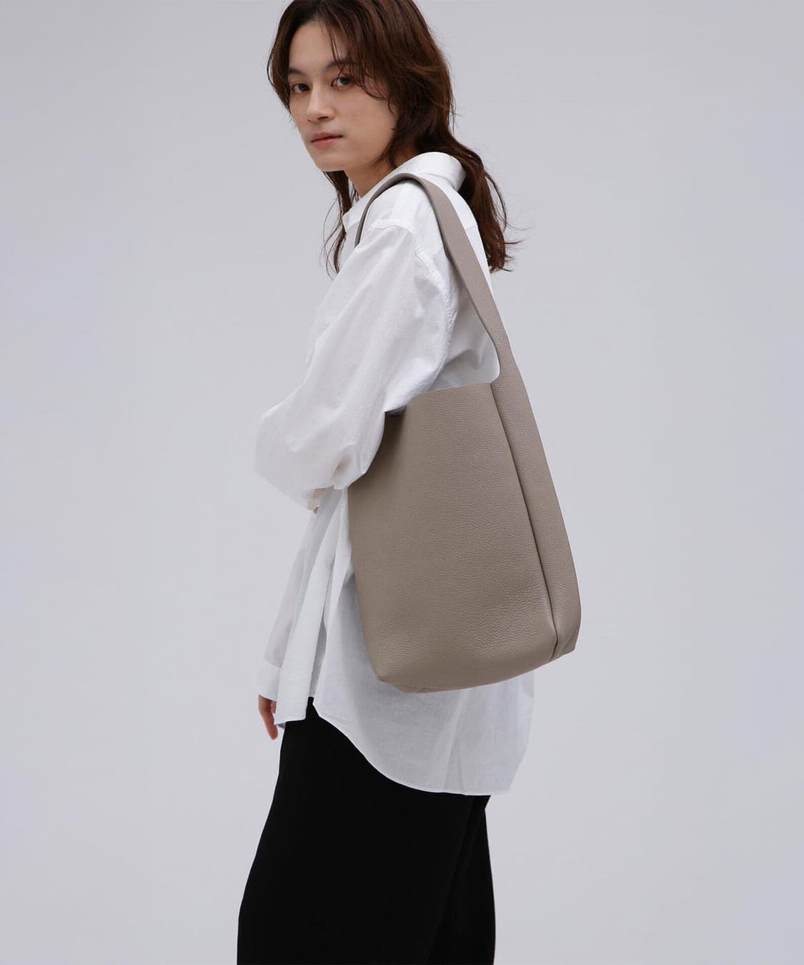 AETA 아에타 PG32 숄더백 아모멘토 더로우 파크백 상품이미지1