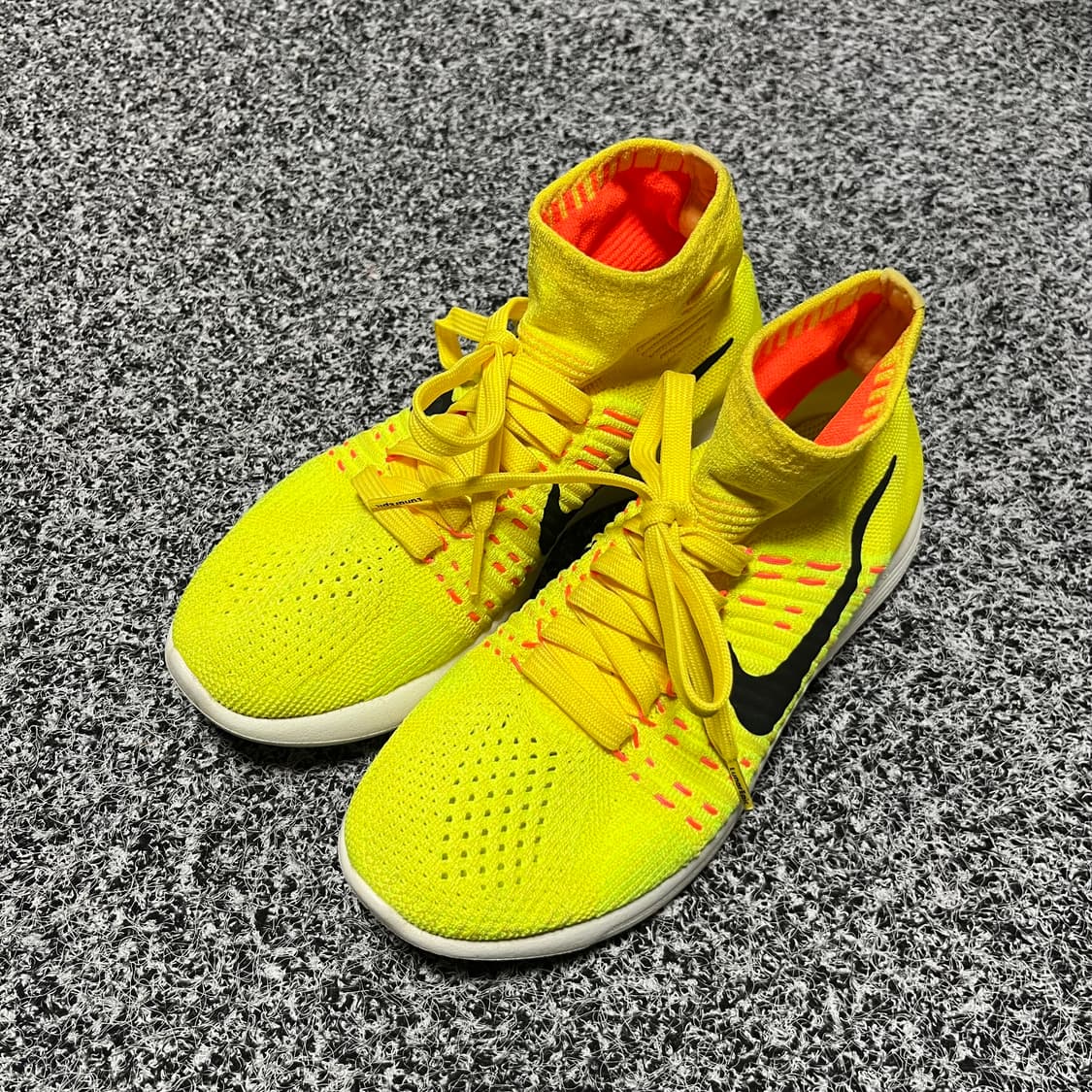 나이키 루나에픽 플라이니트 옐로우 스트라이크 230 상품이미지1