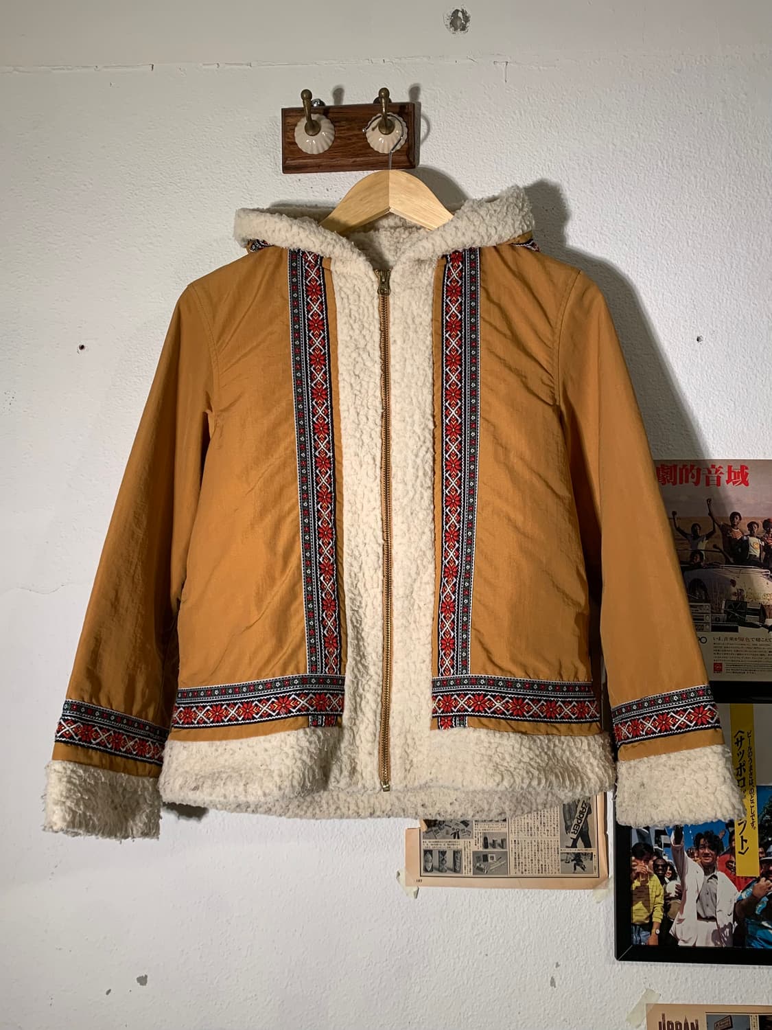 빔즈보이 플라워 자수 보아 후드집업 상품이미지1