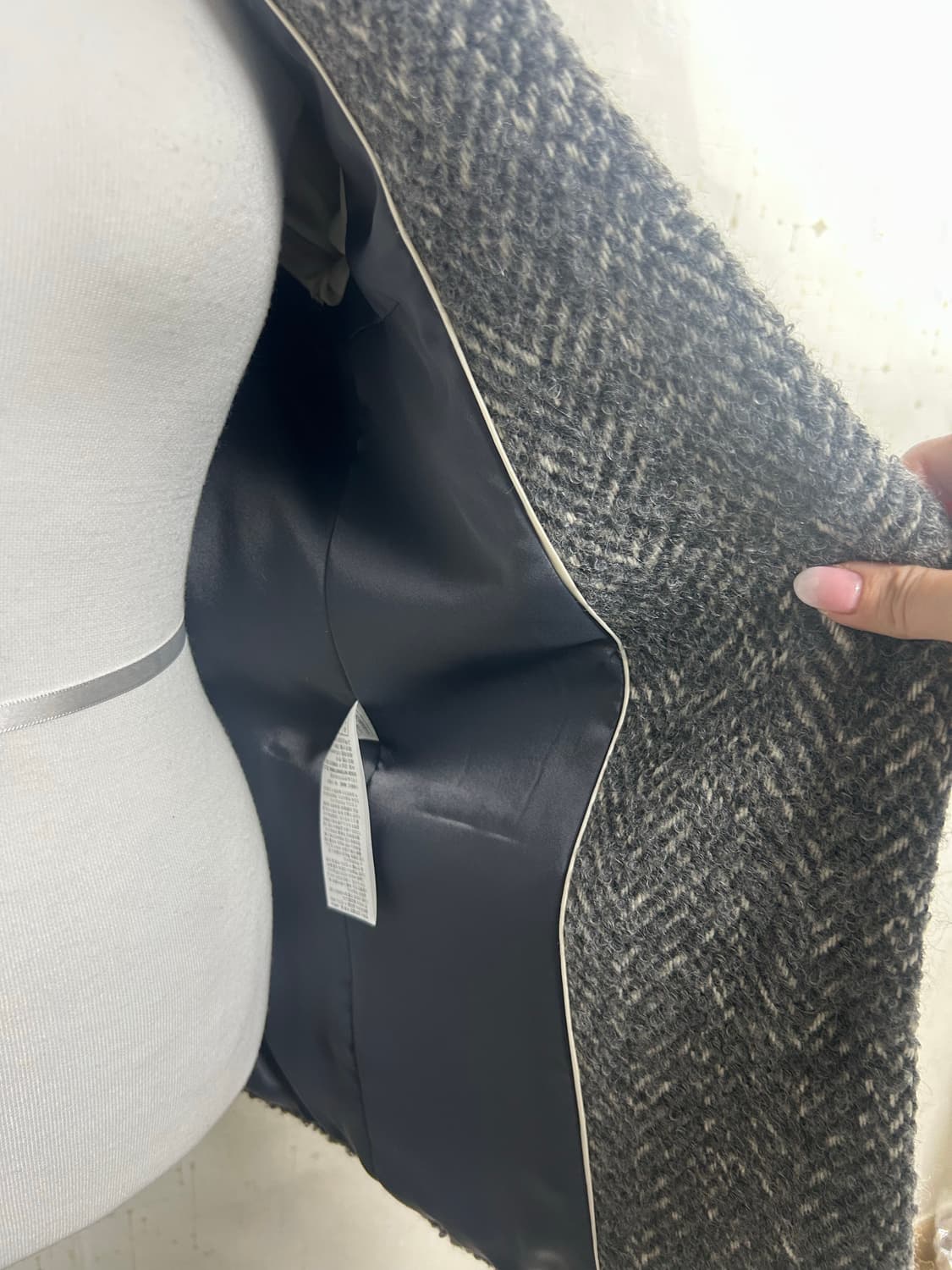 미샤 헤링본 자켓 그레이 색상 -미착용새상품- 상품이미지4