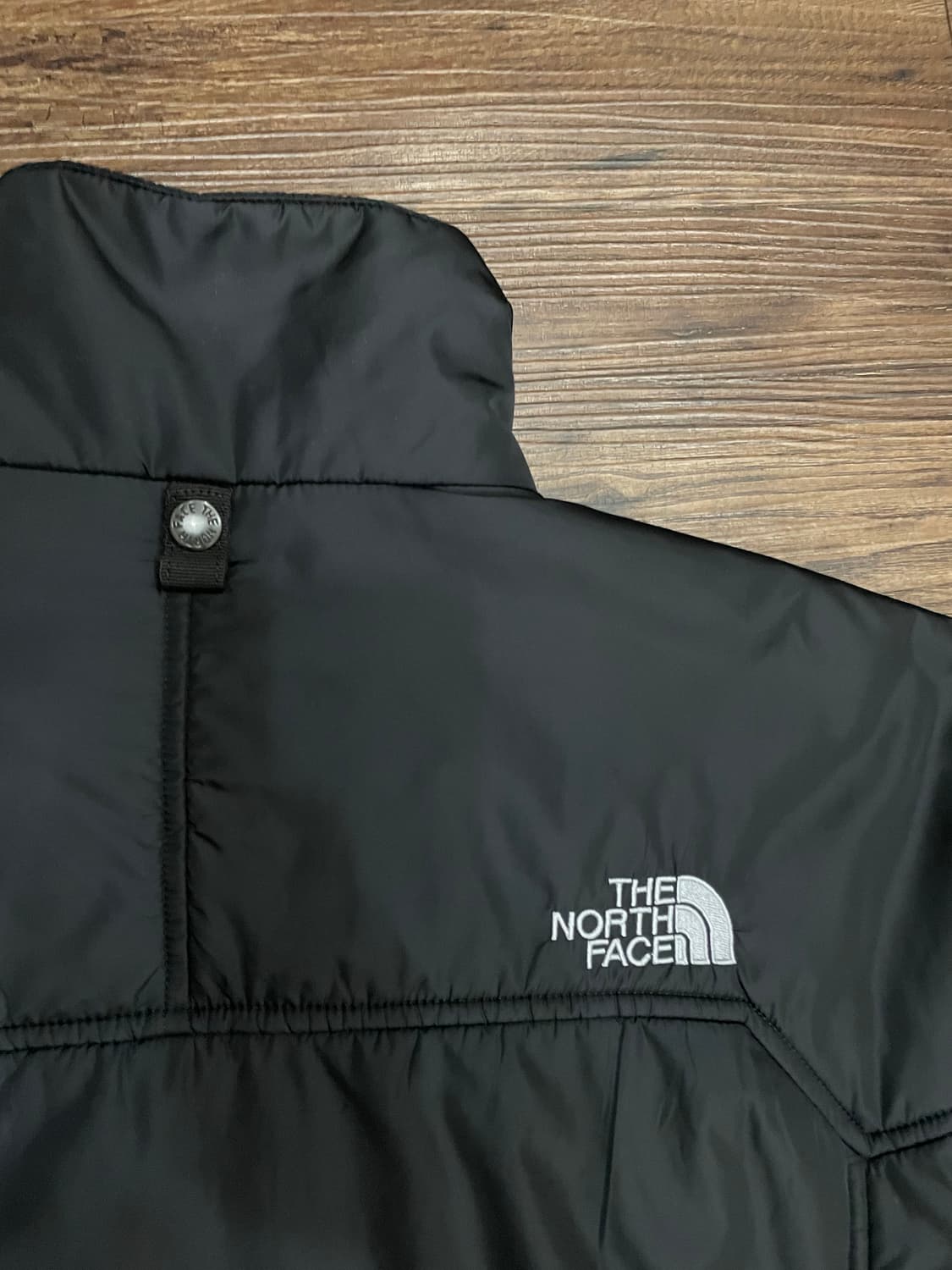 노스페이스 경량 패딩 자켓 블랙 상품이미지10