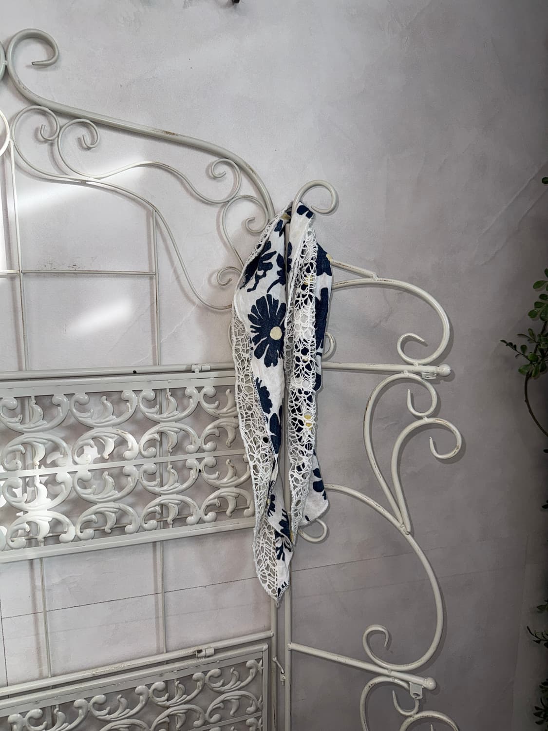 White navy net flower scarf 상품이미지4