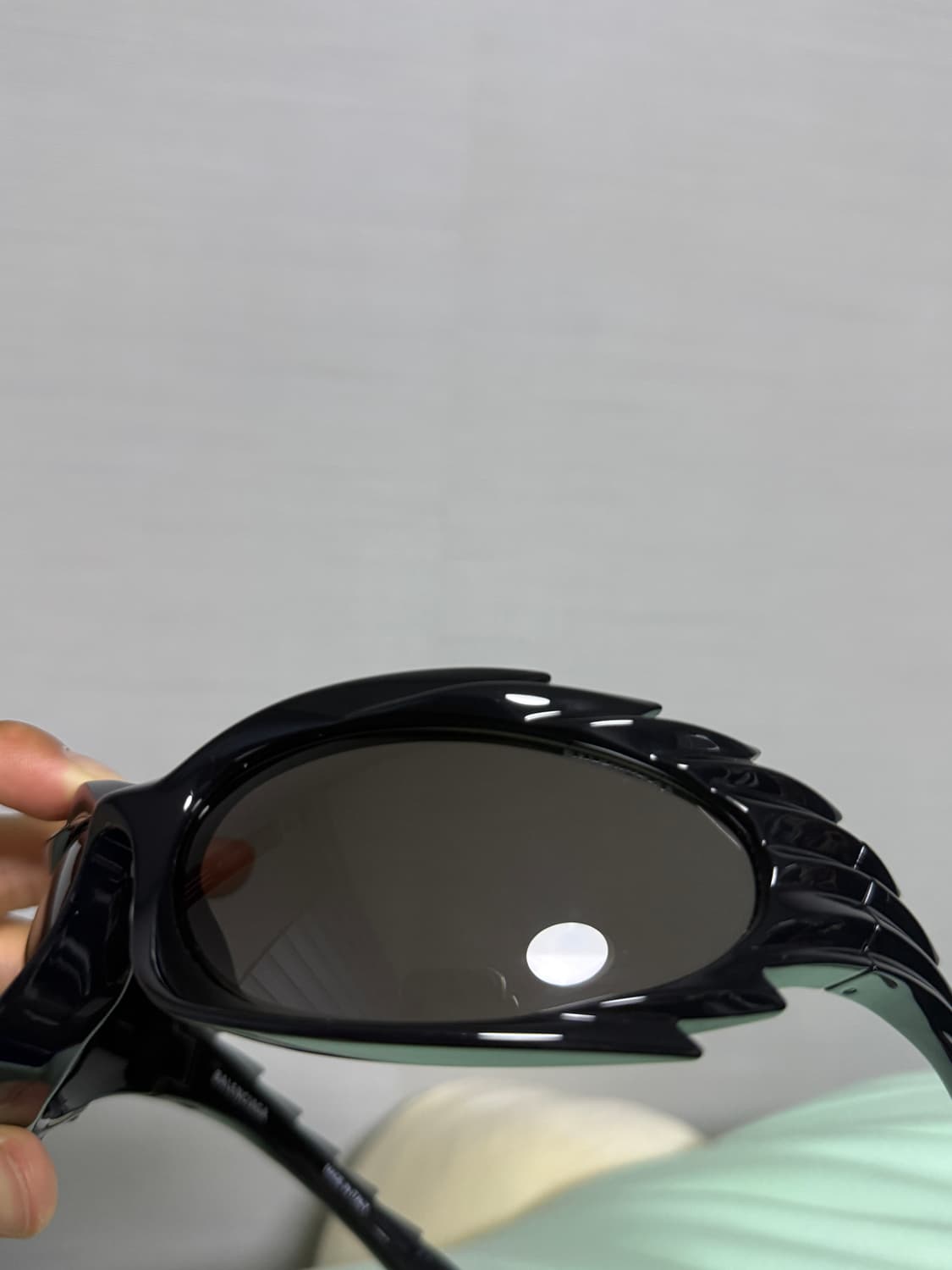 발렌시아가 스파이크 렉탱글 유일 매물 상품이미지4