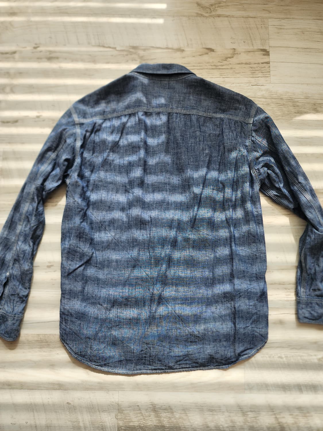 유니클로 샴브레이 셔츠 M(100~105)사이즈 팜. 남방 데님 중청 상품이미지2