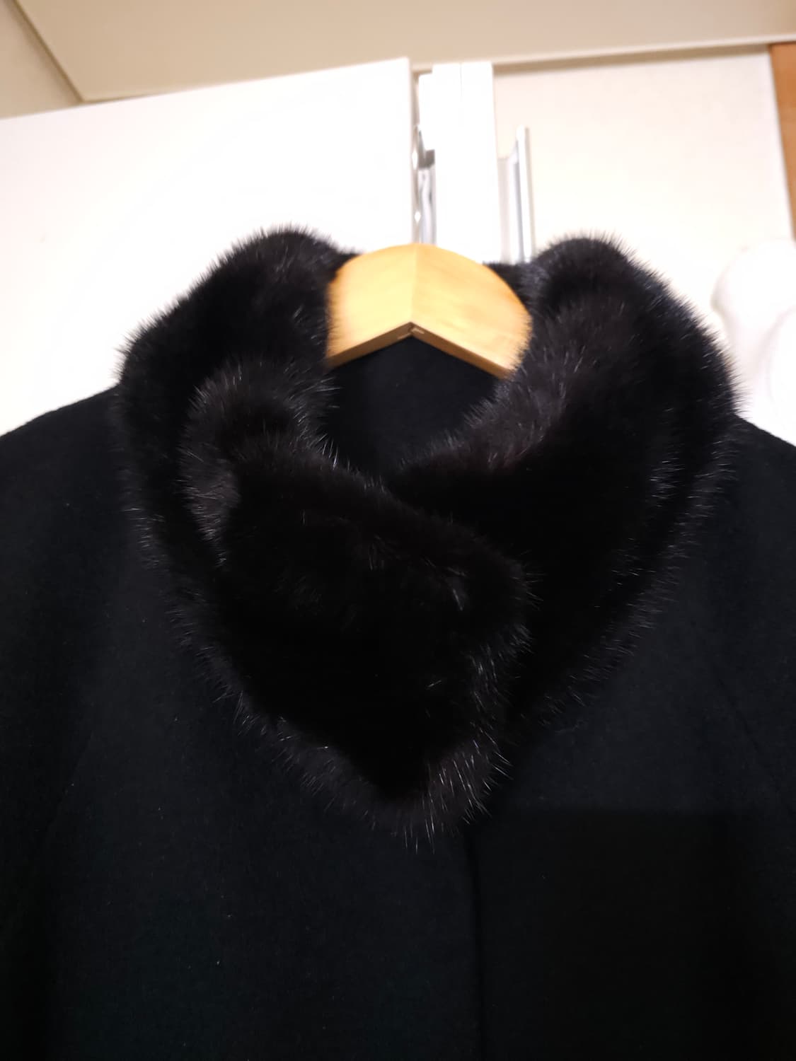 룸나인 밍크카라 앙고라 케이프 코트 상품이미지3