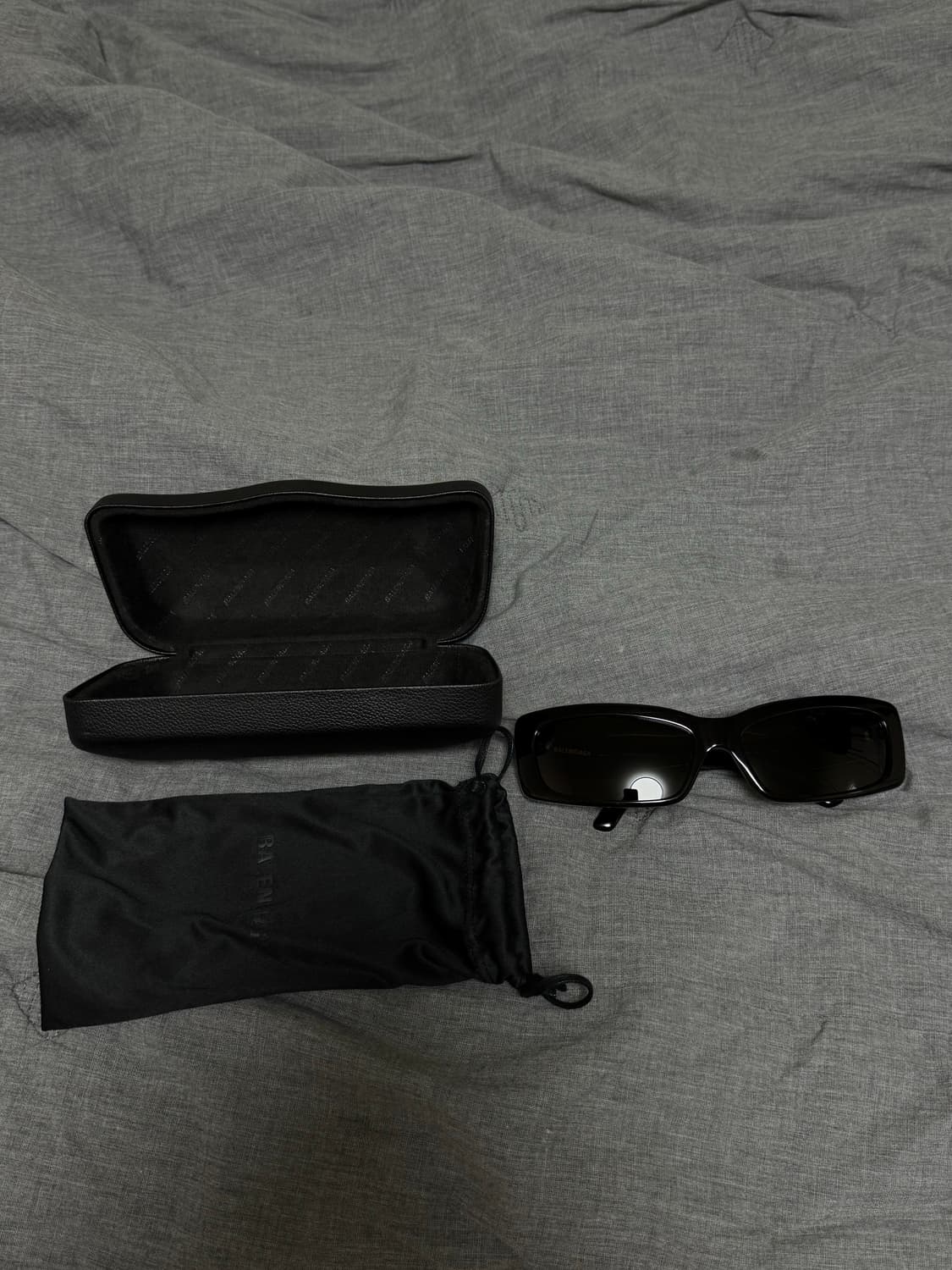 [OS] 발렌시아가 오버사이즈 렉탱글 선글라스 블랙 상품이미지1