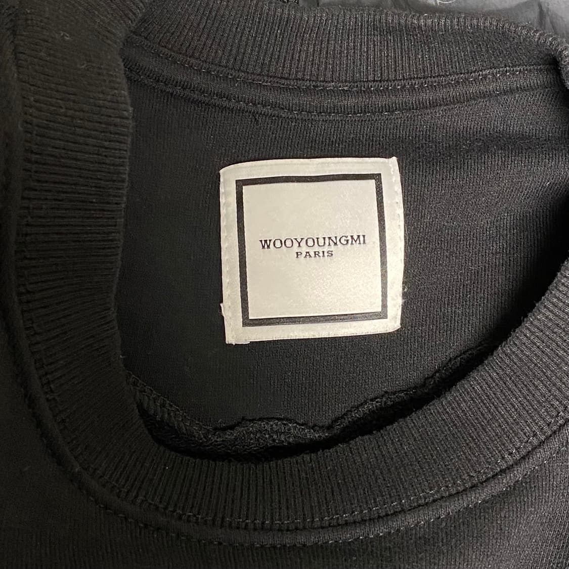 우영미 백 로고 맨투맨 블랙 48 상품이미지5