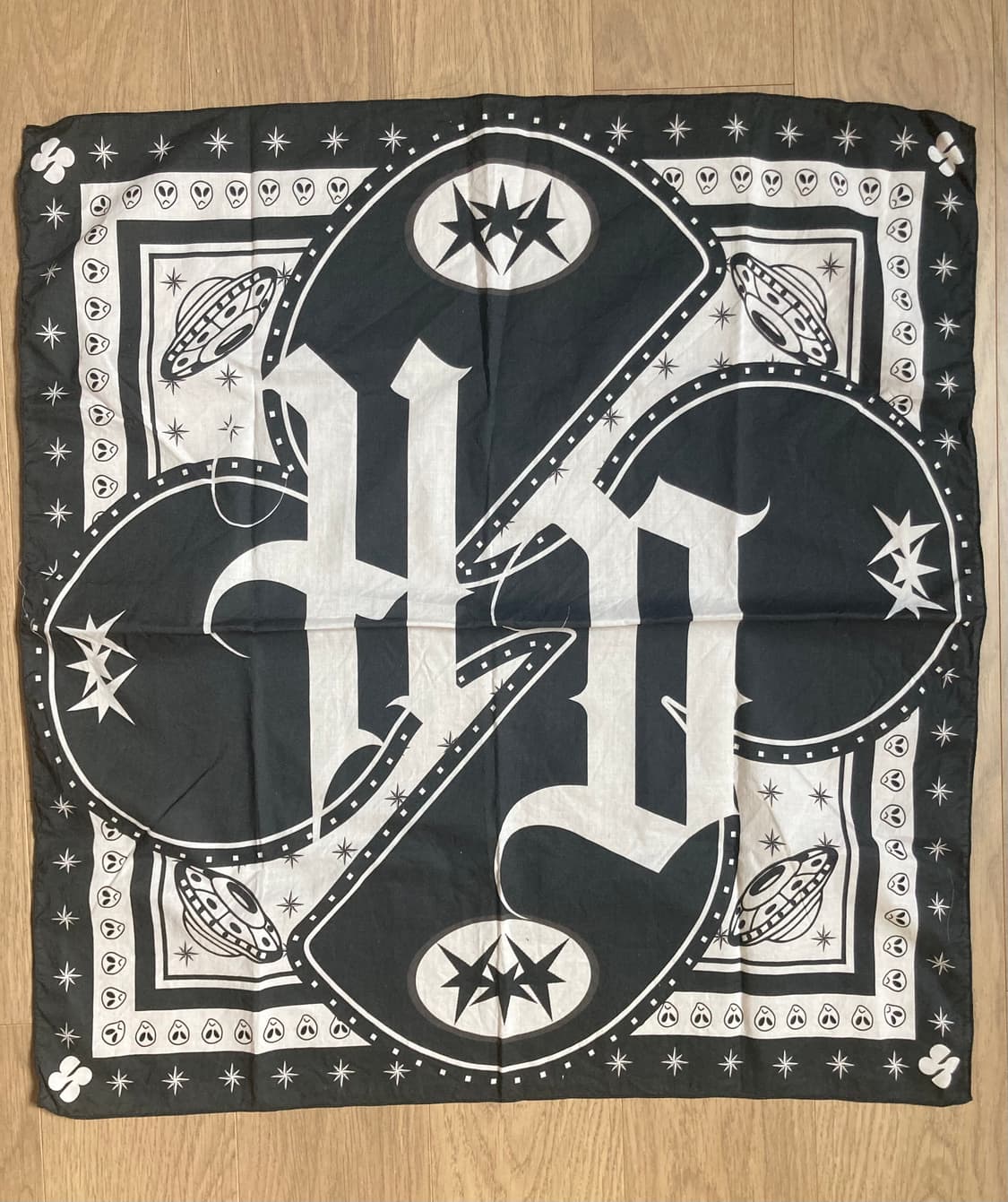 HD 클로버 로고 반다나 블랙 상품이미지2