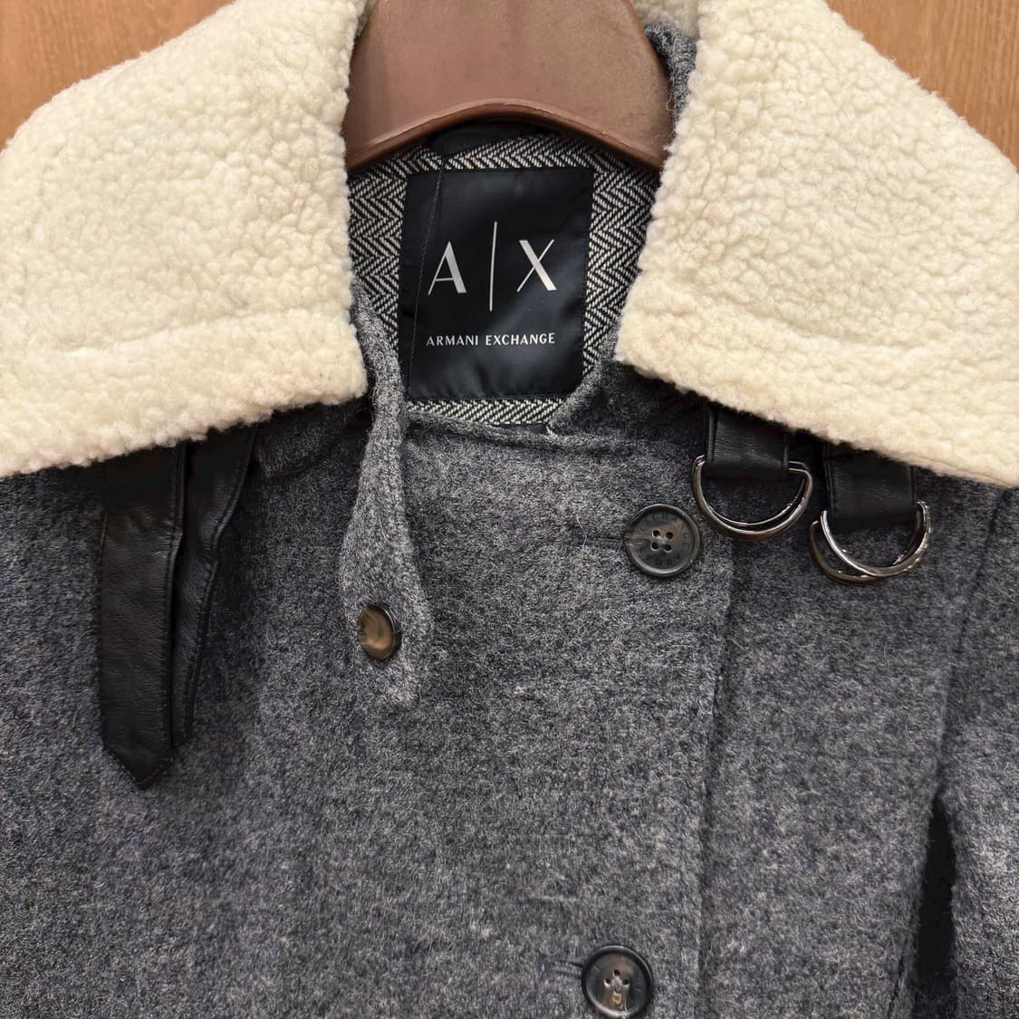 아르마니 익스체인지 하프 코트 양털 카라 하이넥 버클 디테일 그레이 상품이미지6