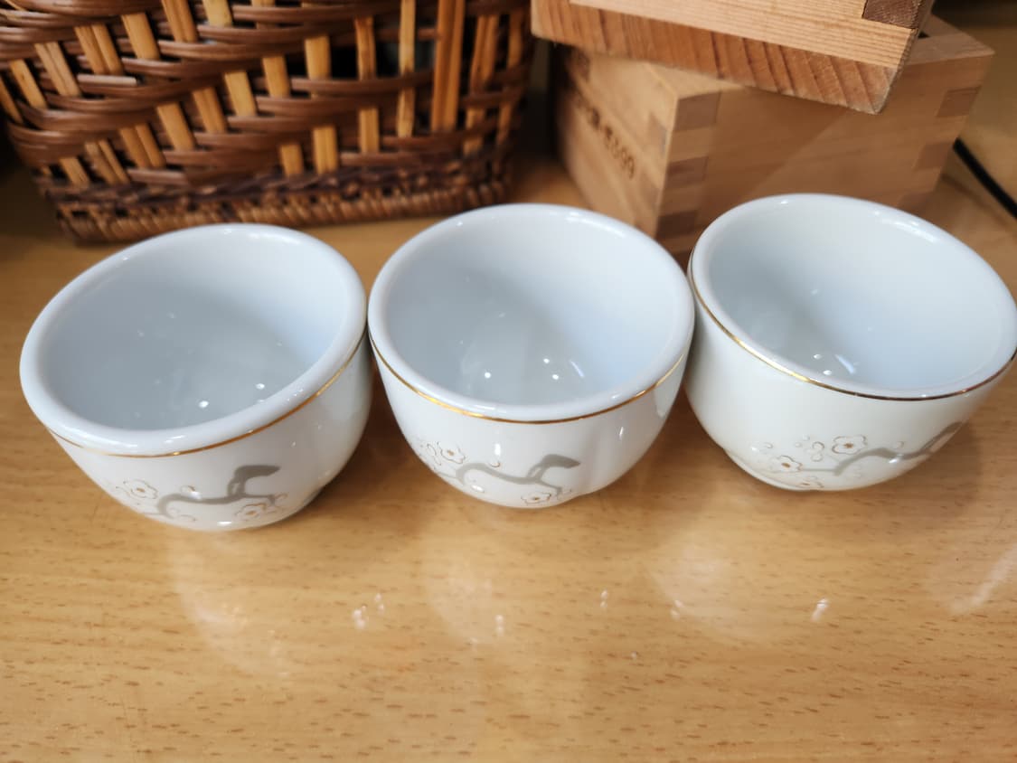 밀양도자기 벗꽃 그림 금테 도자기 술잔 3개 상품이미지2