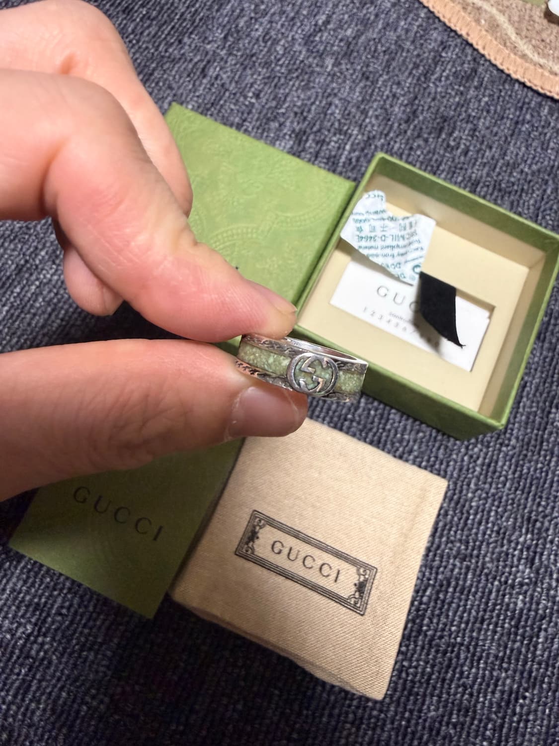 구찌 인터로킹g 반지 (10호) 상품이미지1