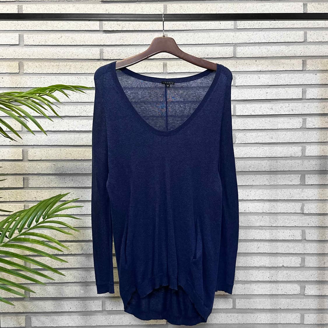 Theory 띠어리 캐시미어 시스루 니트 탑 U넥 포켓 디테일 딥네이비 상품이미지2