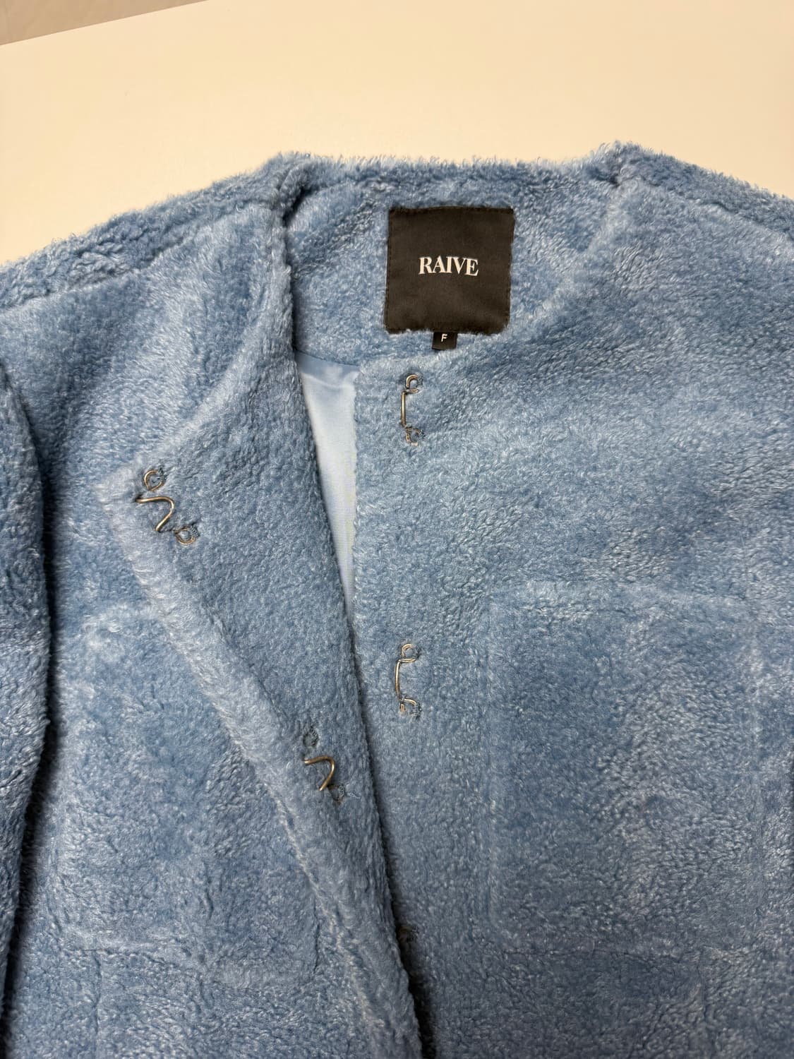 (RAIVE 레이브) 퍼자켓 뽀글이퍼 무스탕 블루 - 중고제품 상품이미지5