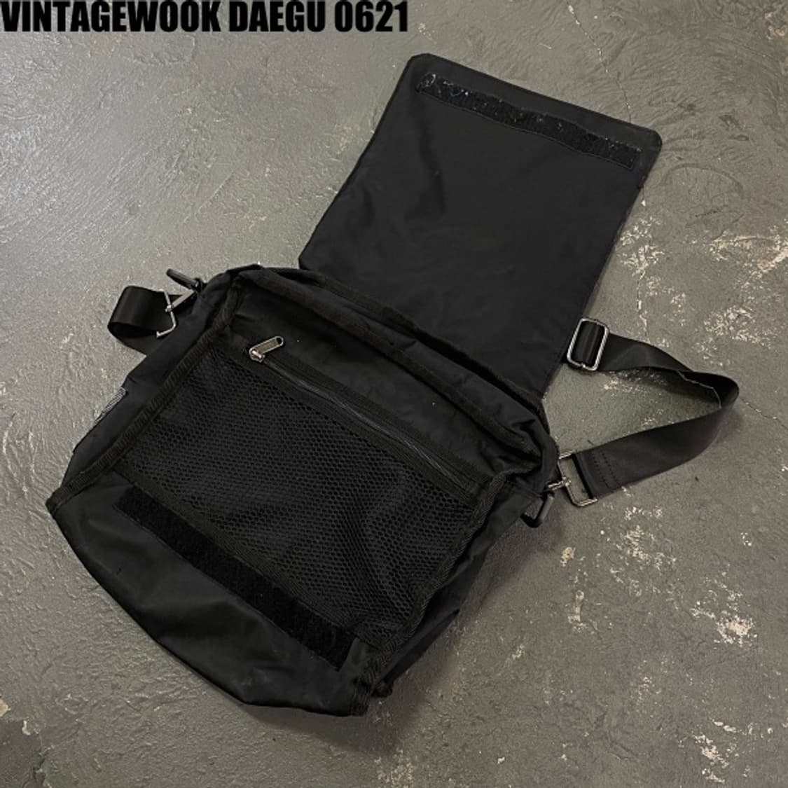 00' Adidas Mini Cross bag 상품이미지5