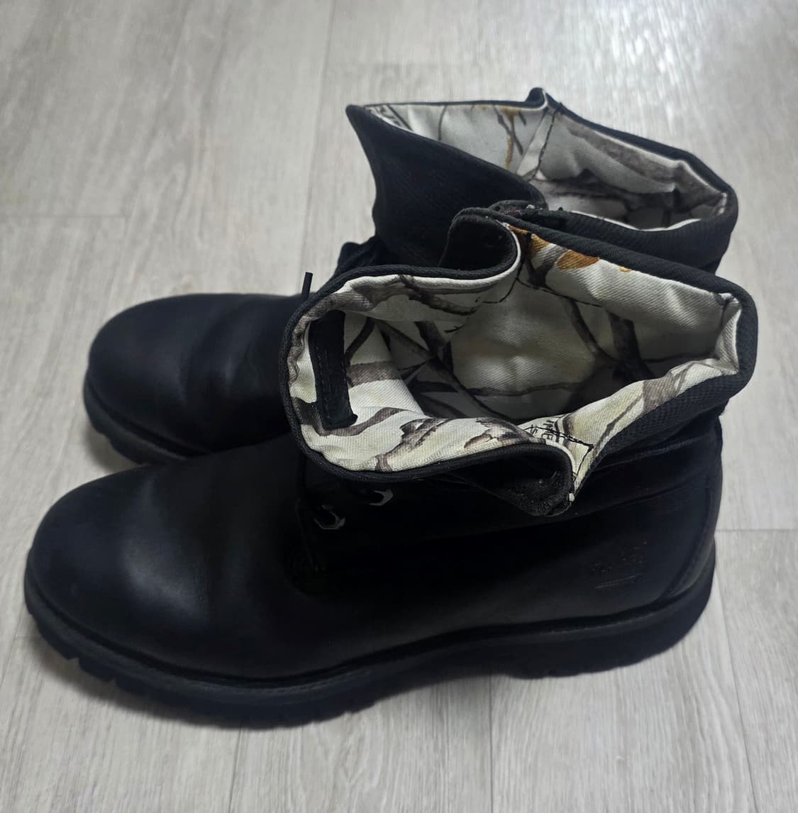 [255~260]팀버랜드 6인치 롤탑 부츠 블랙 상품이미지3