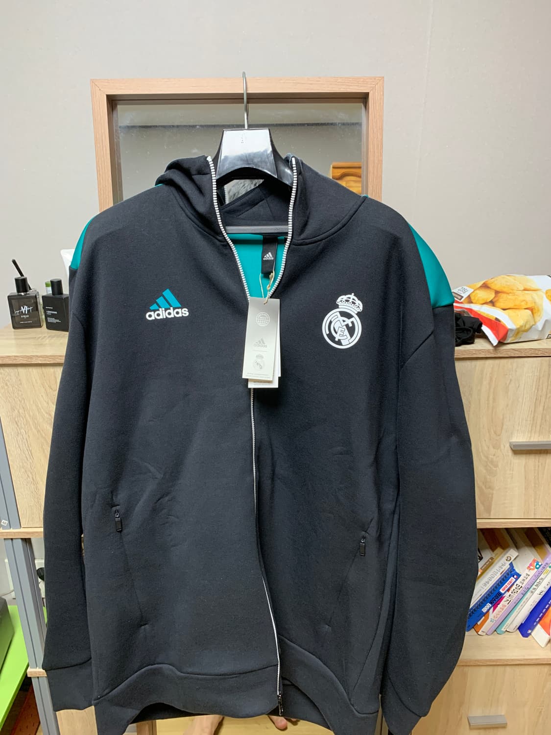 아디다스 레알 마드리드 챔스 후드 21/22 정품 상품이미지2