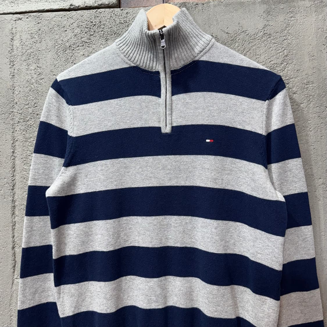 타미힐피거 스트라이프 반집업 니트 (XS)  상품이미지1