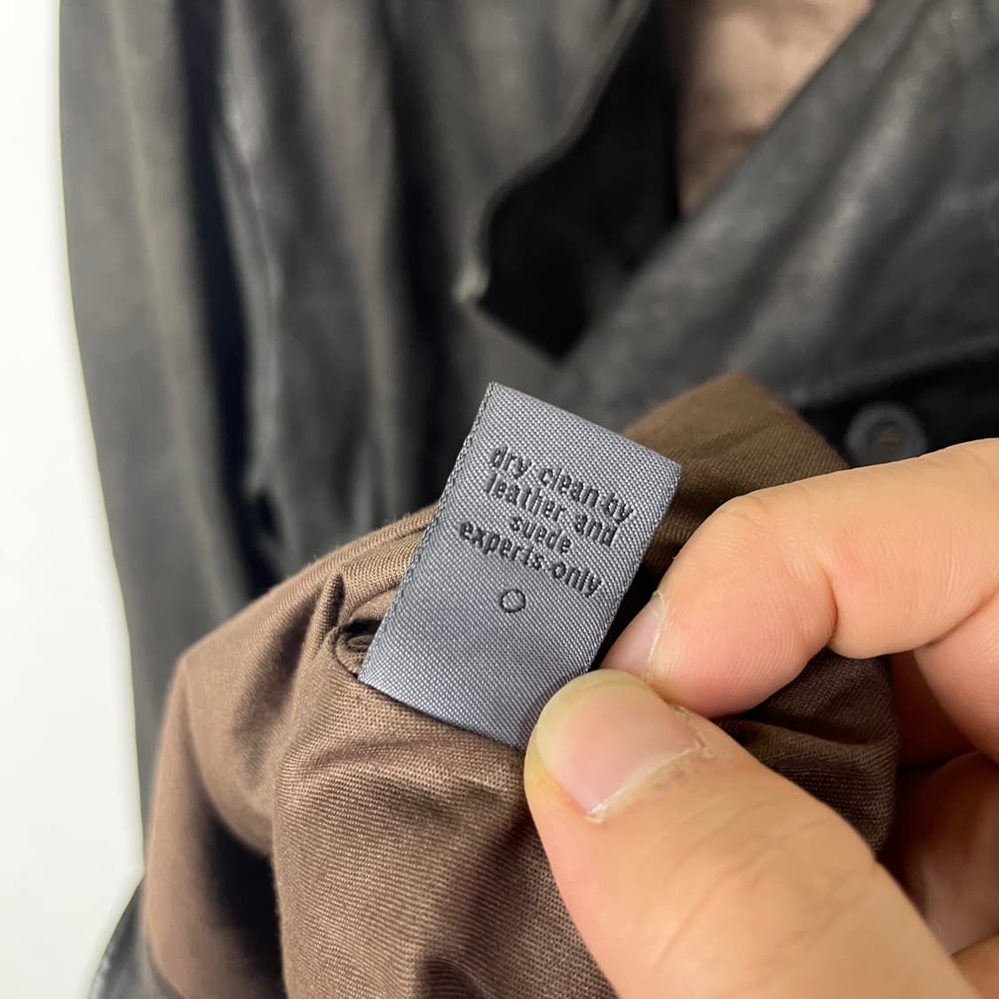 [John Varvatos] 고트 스웨이드 더블 브레스트 트렌치코트 상품이미지6