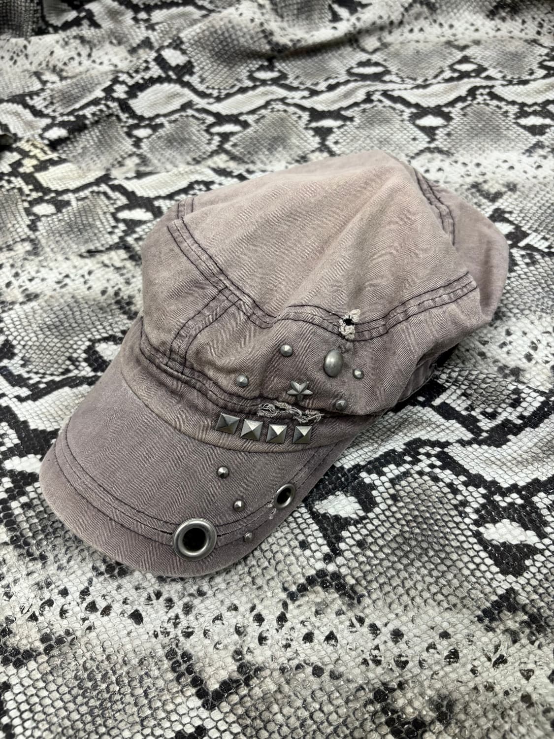 “Vintage” Y2K Grunge Mood Stud Detail Ca 상품이미지1
