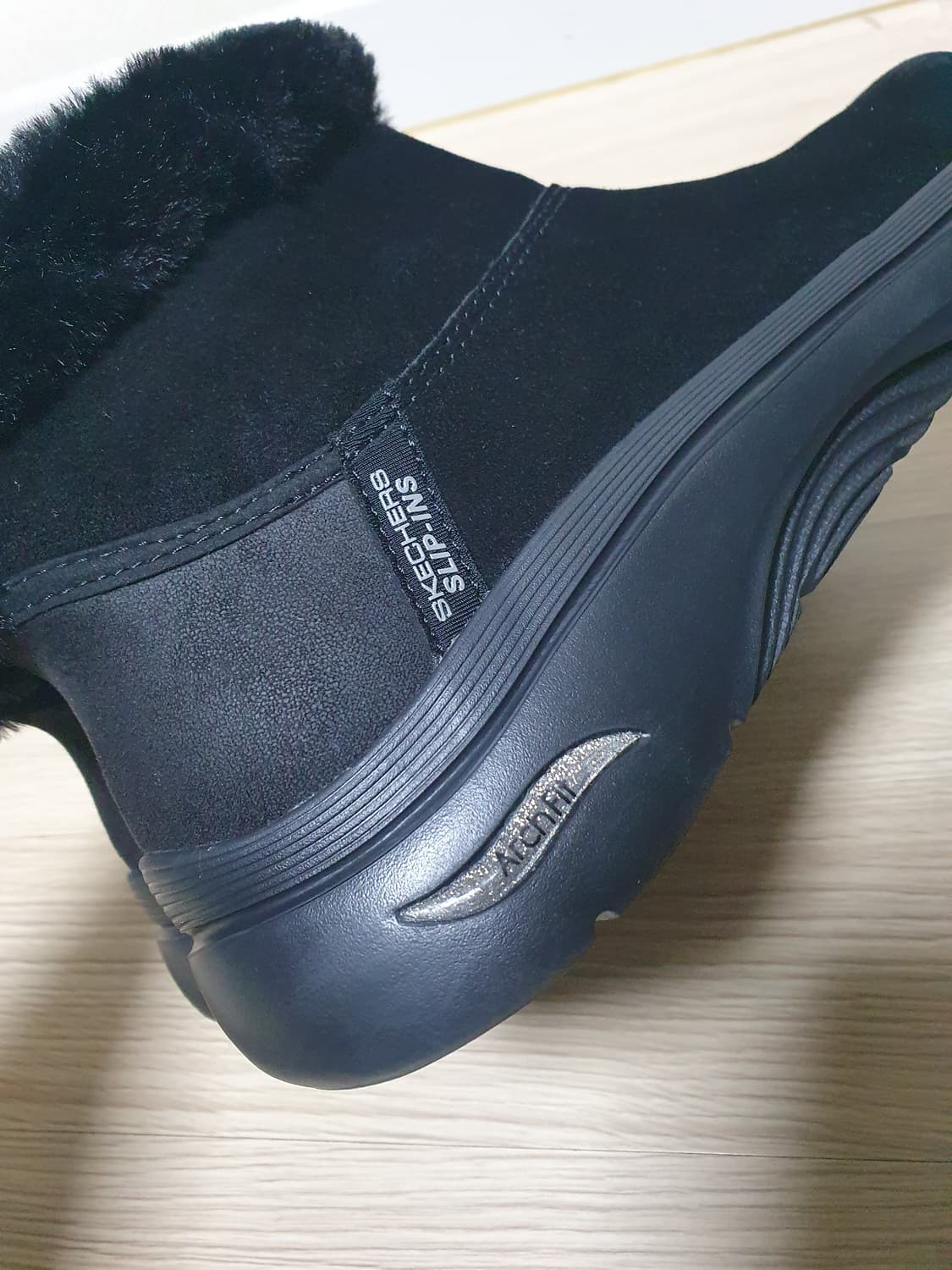 스케쳐스 아치핏 여성 털 부츠 블랙 235 상품이미지6