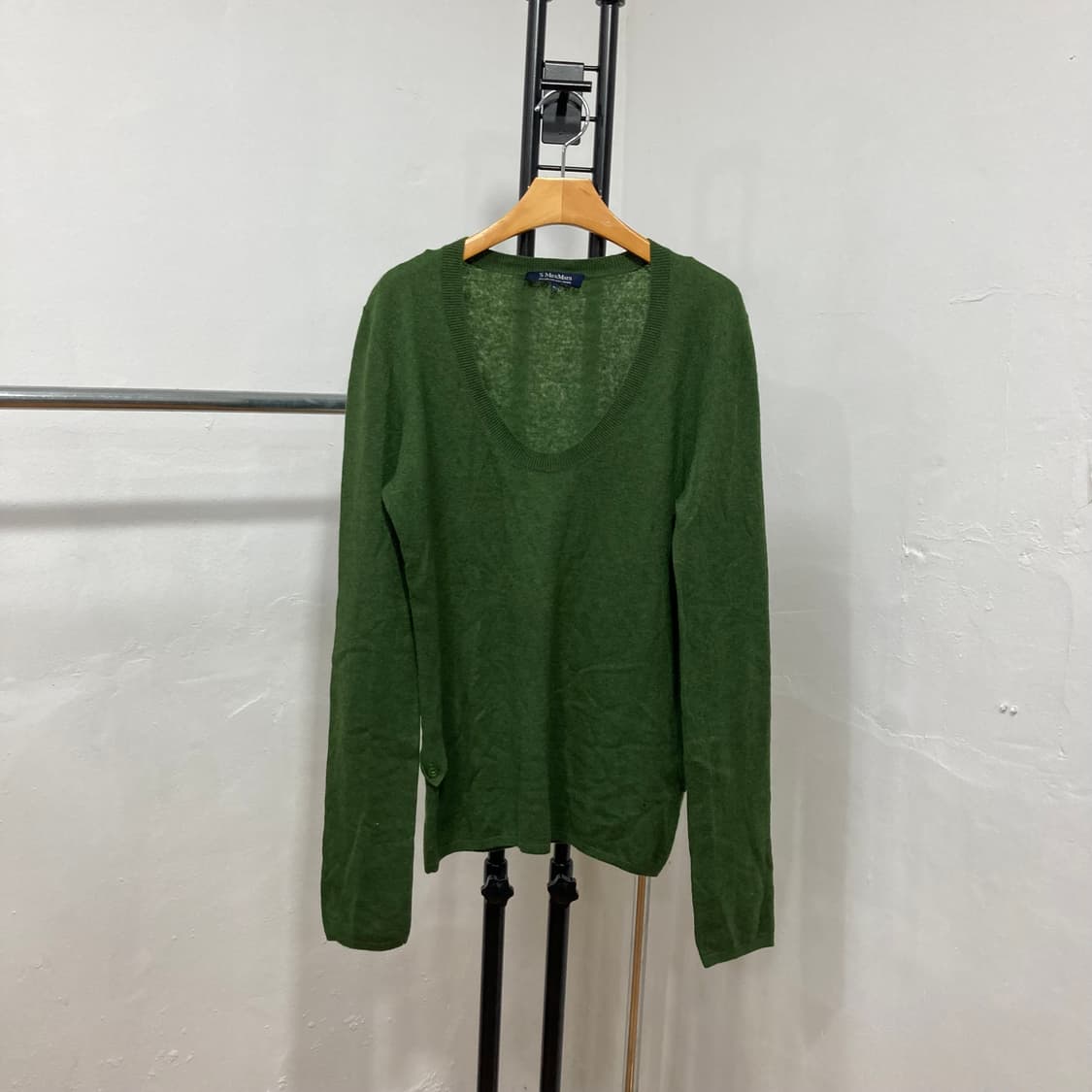 막스마라(Max Mara) 파인 울 딥 브이넥 그린 니트 상품이미지2