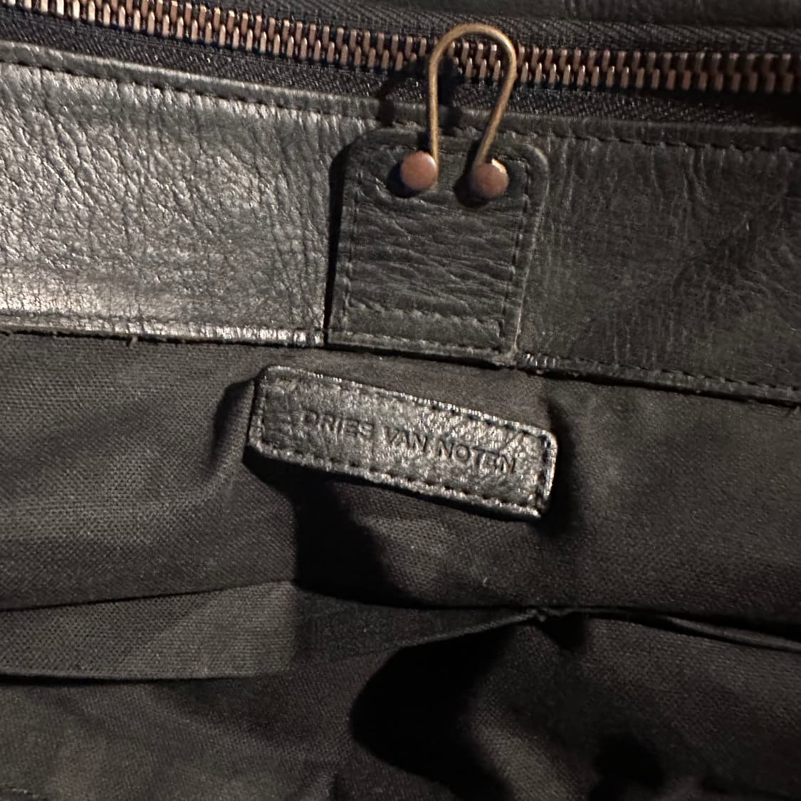 드리스 반 노튼 레더 토트백 상품이미지5