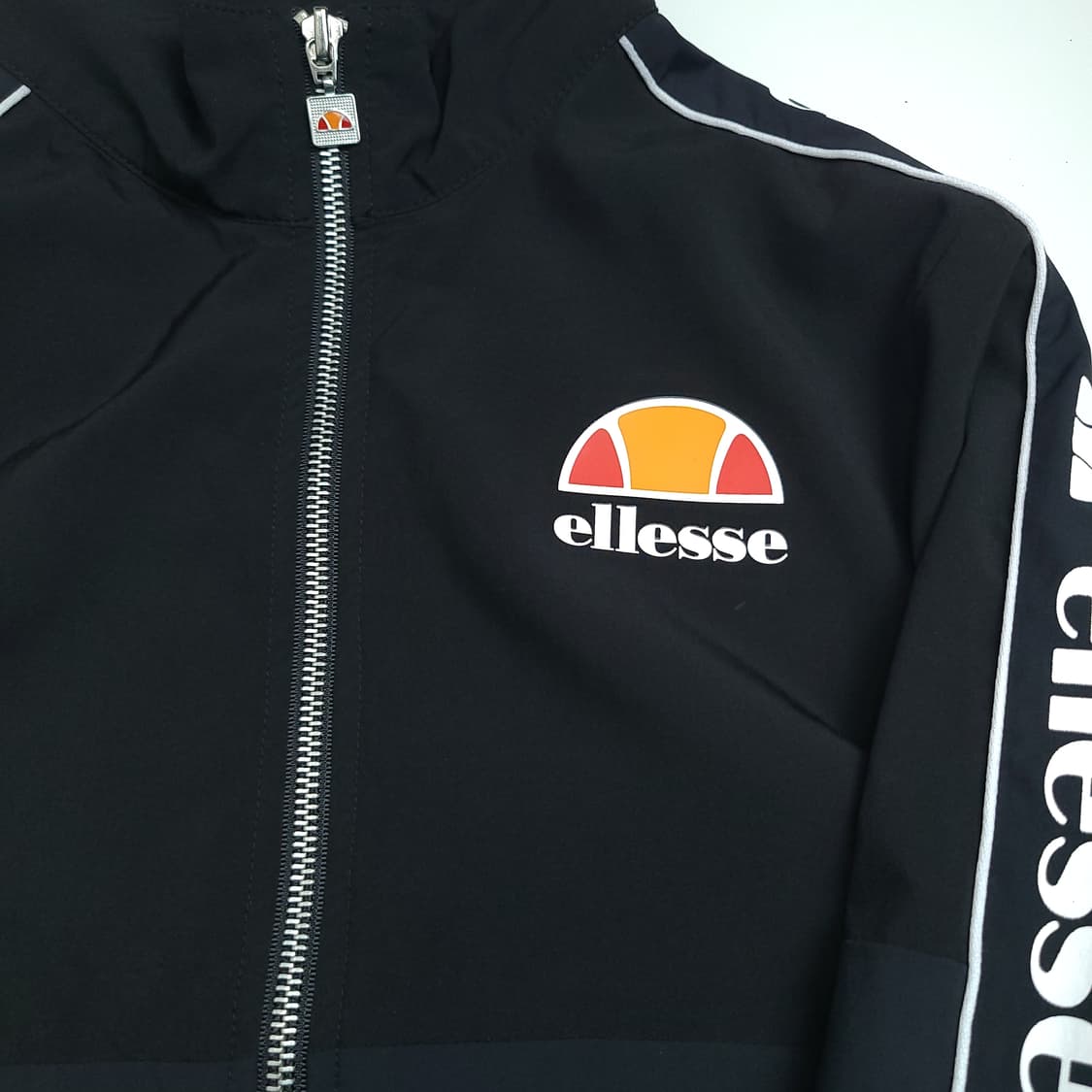 택포]엘레쎄 올드스쿨맛 바람막이 S 상품이미지4