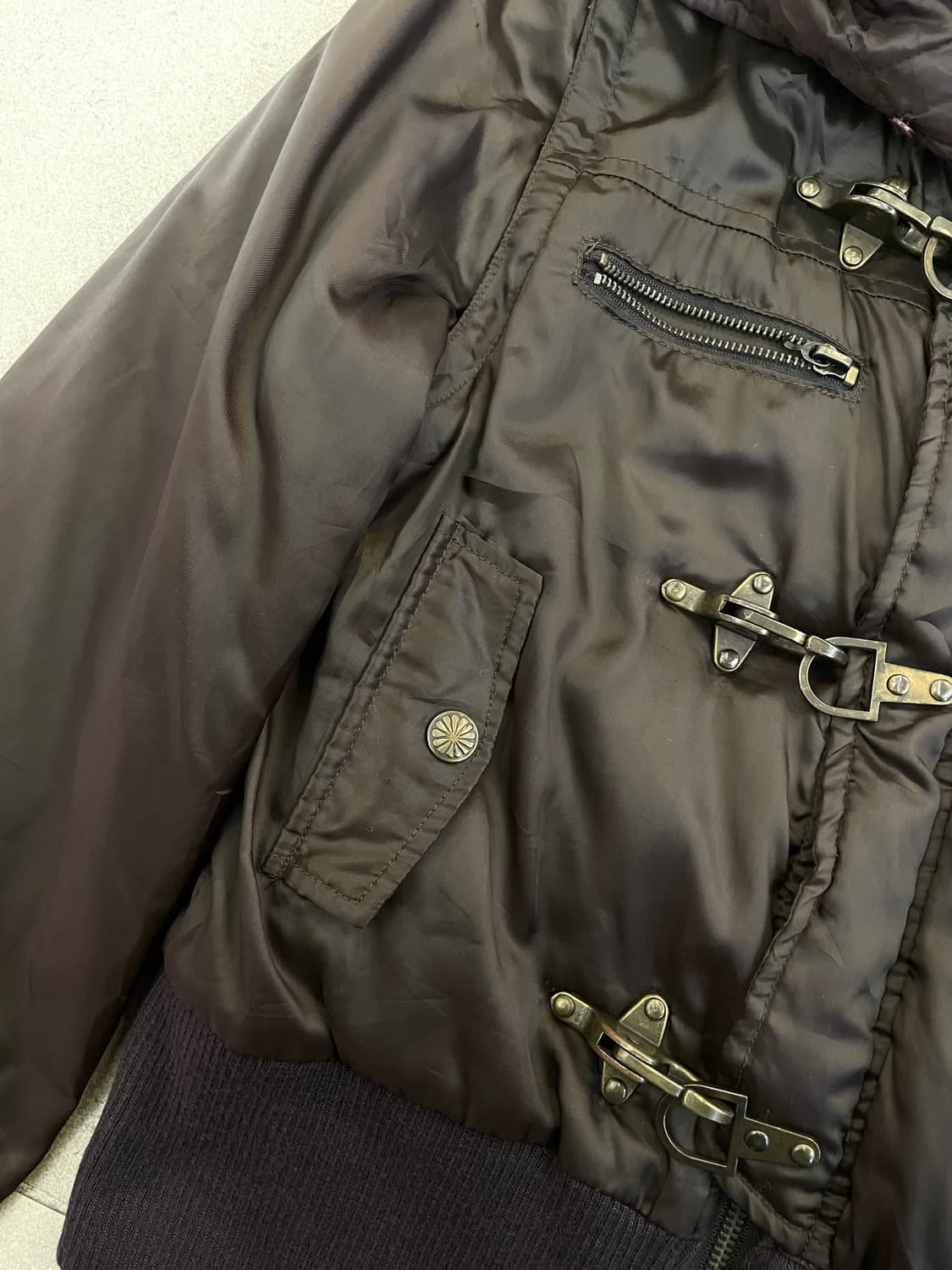 브라운 버클 디테일 패딩 상품이미지5