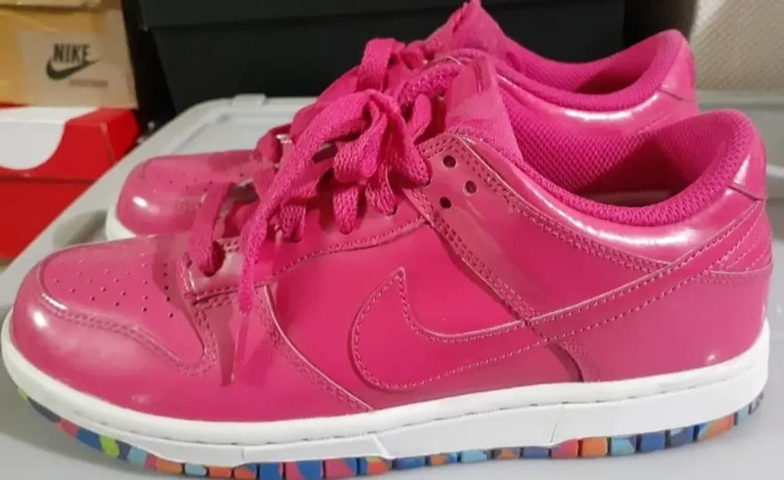 나이키 덩크로우 레더 'Fruity Pebbles' 비비드 핑크 240 상품이미지1