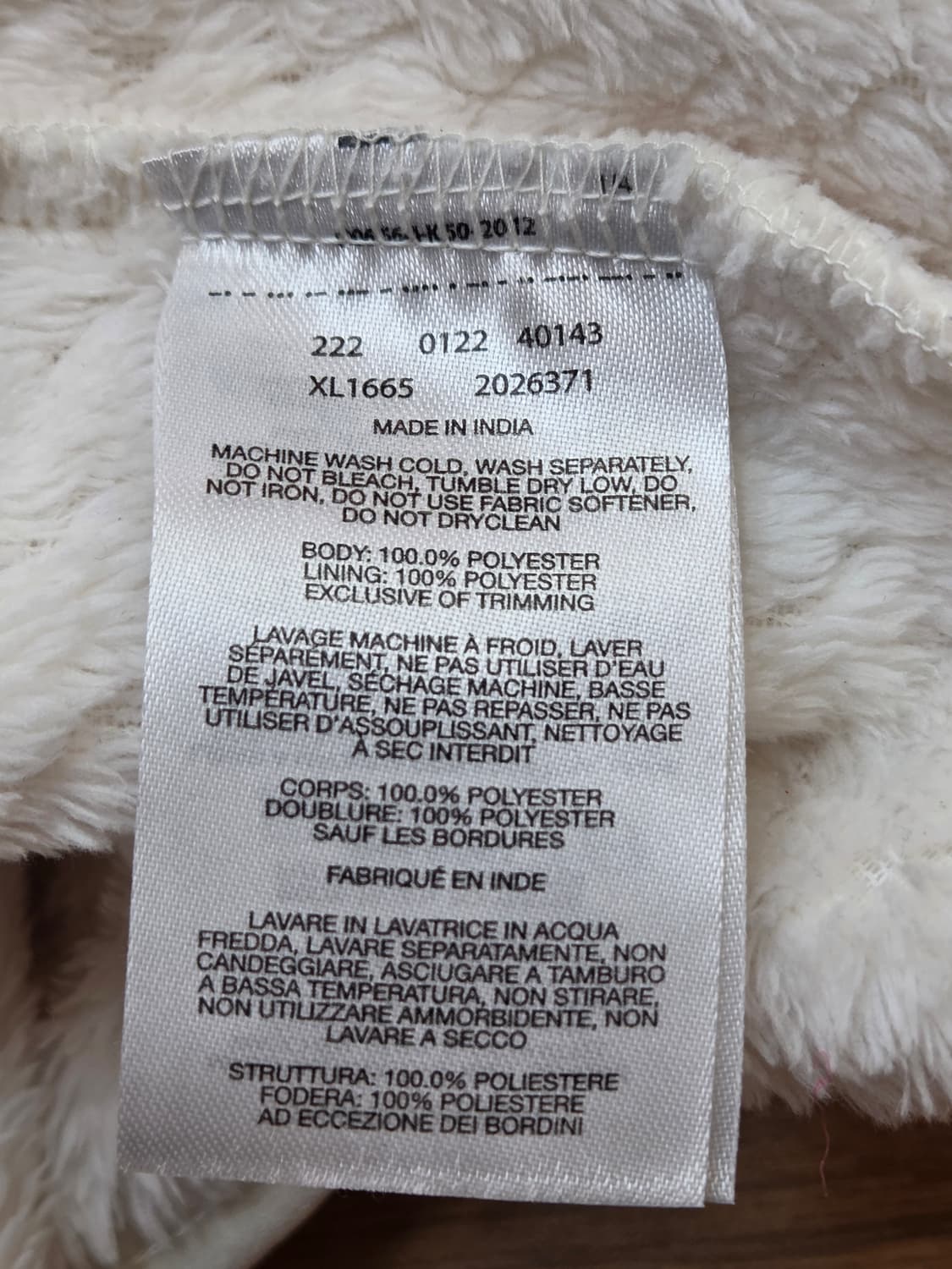 아이보리 색상 컬럼비아 플리스 집업 L사이즈입니다. 부드러운 폴리에스터  상품이미지4