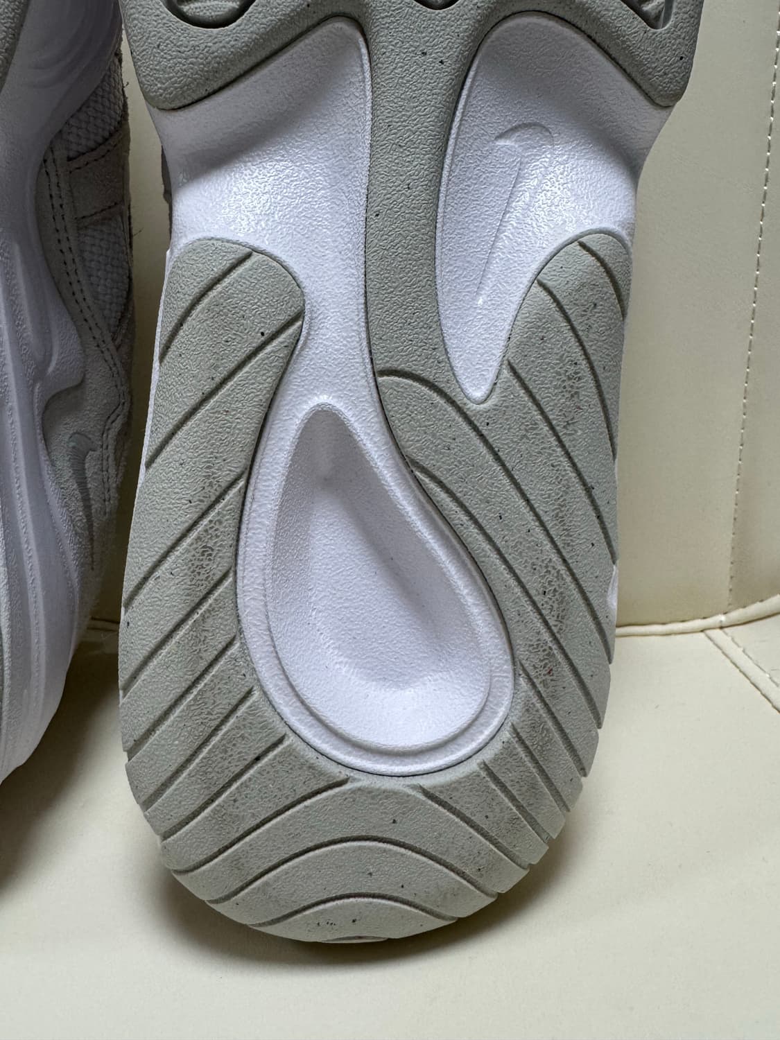 NIKE 테크헤라 240 상품이미지5