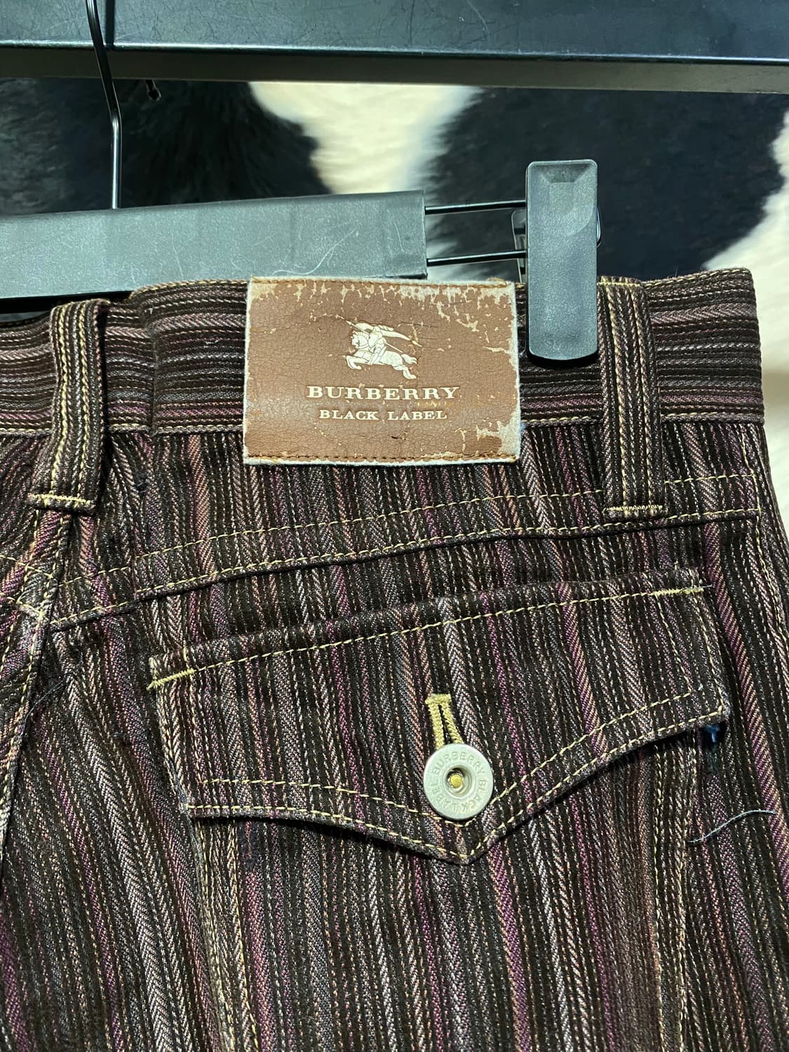 Burberry 웨스턴 디테일 스트라이프 코듀로이 팬츠 상품이미지7