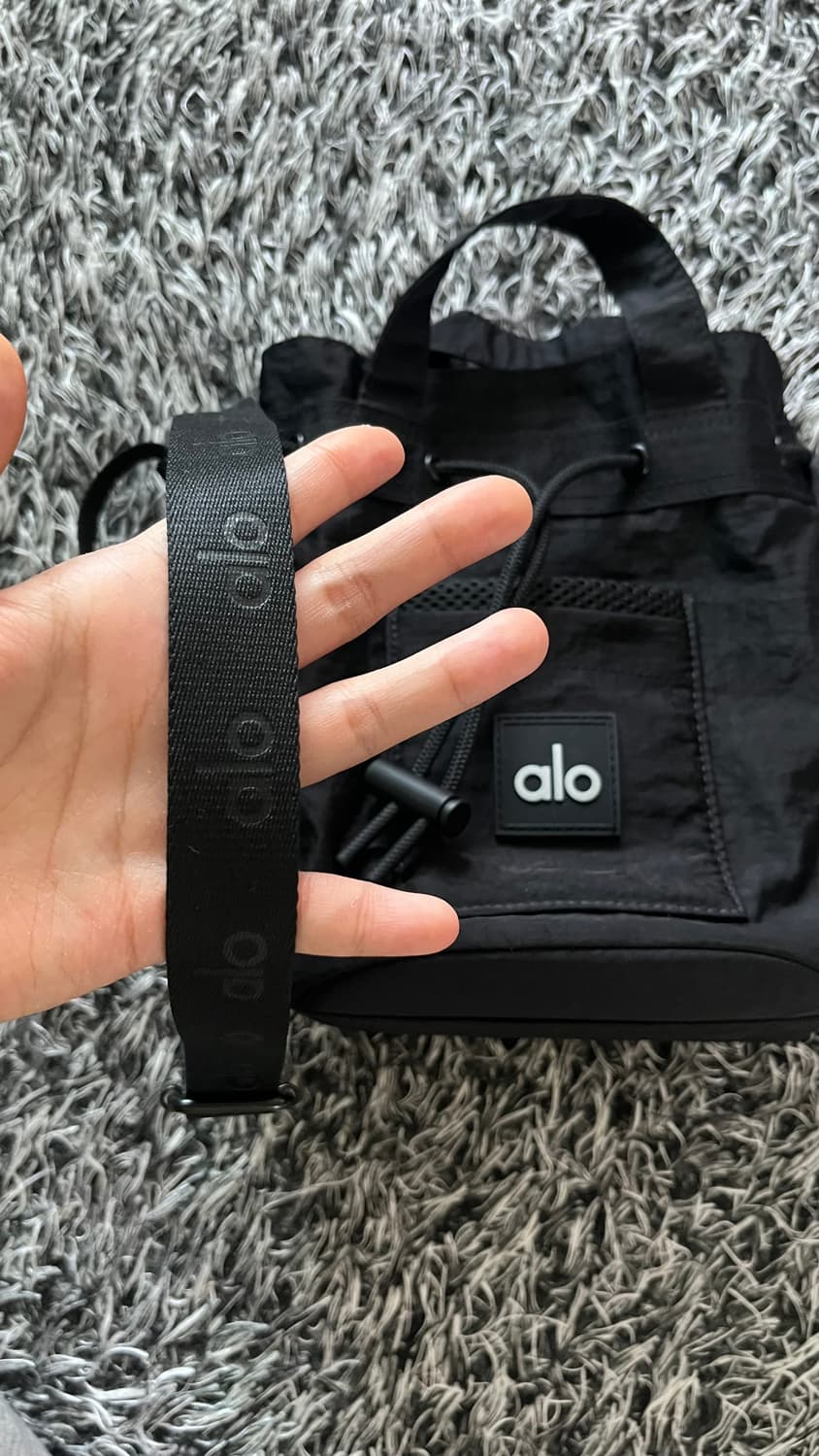 Alo 알로요가 크로스바디 버킷백 상품이미지4