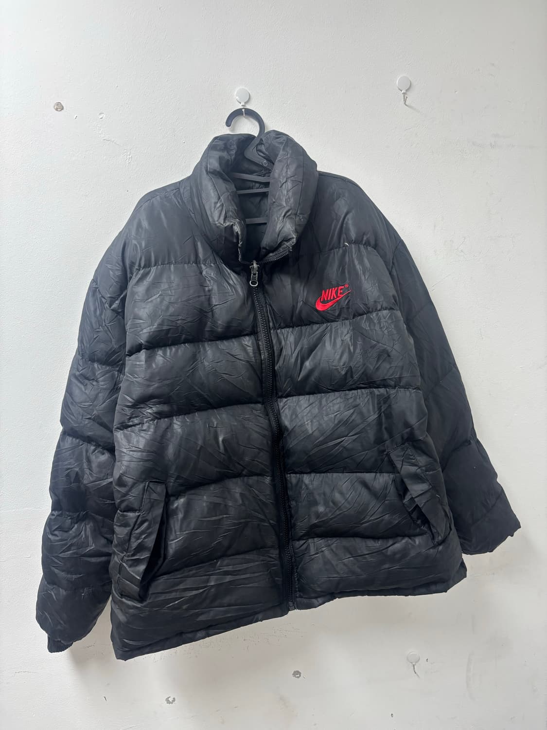 나이키 레드 스우시 리버시블 오버핏 블랙 패딩 상품이미지5