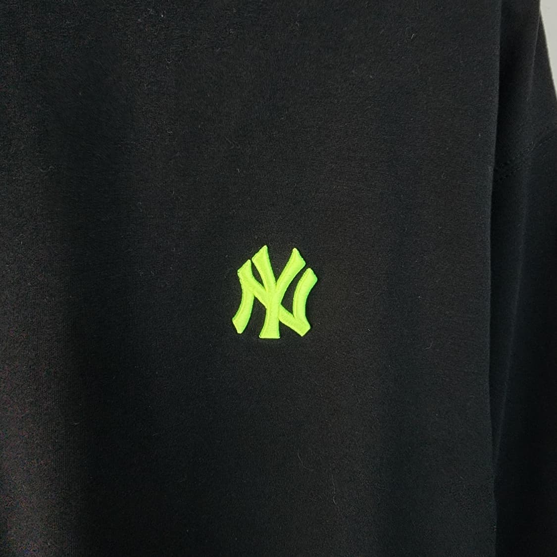 MLB 뉴욕 블랙 맨투맨티 상품이미지2