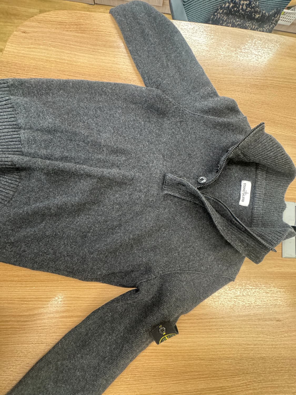 스톤아일랜드 니트 반집업 상품이미지4