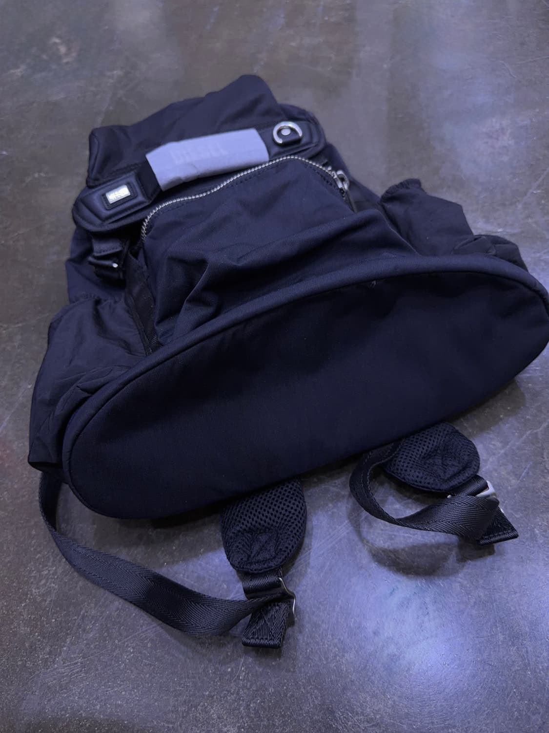 디젤 로고스 나일론 멀티포켓 백팩 블랙 상품이미지6