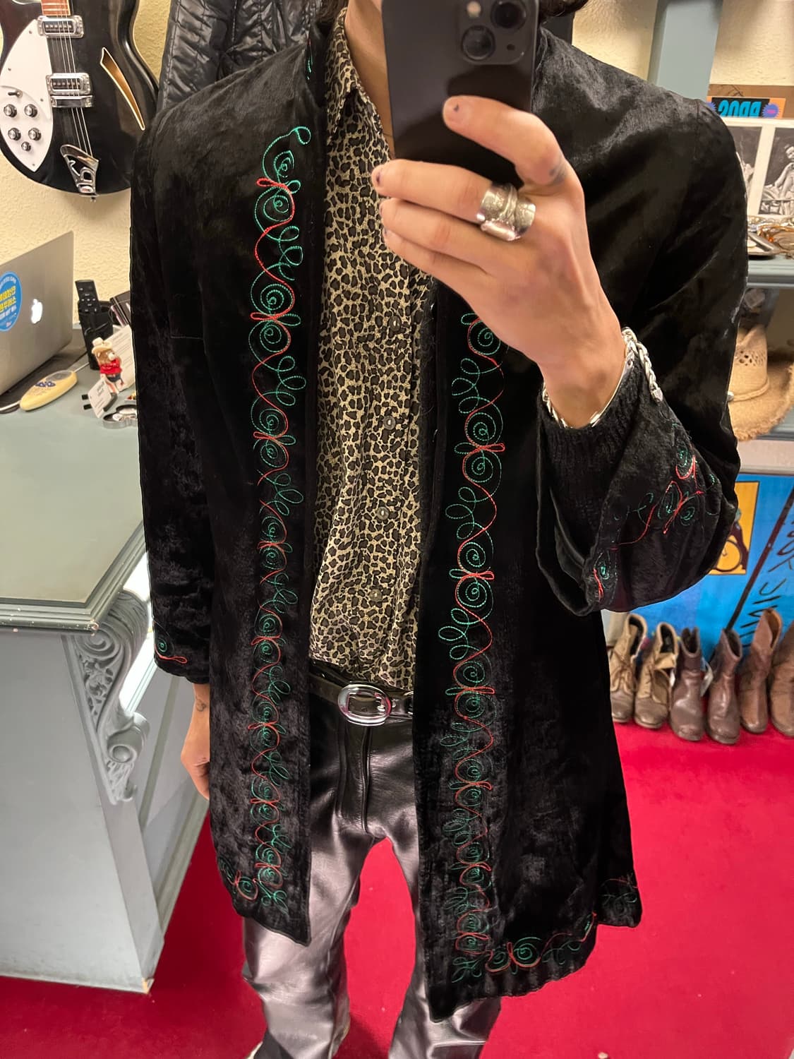 EMBROIDERED VELVET COAT 상품이미지7