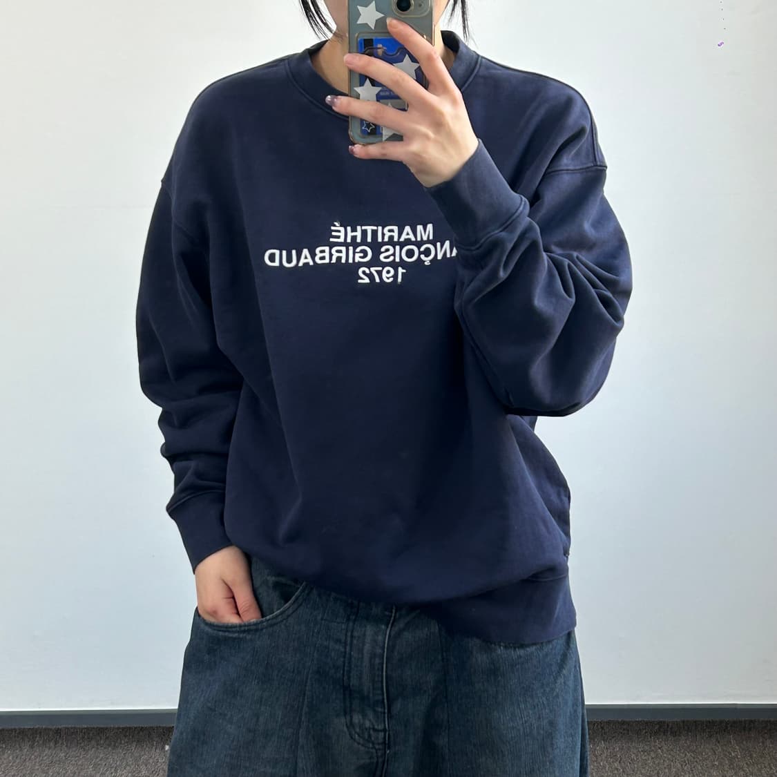 마리떼 프랑소와 저버 레터링 네이비 맨투맨 상품이미지2