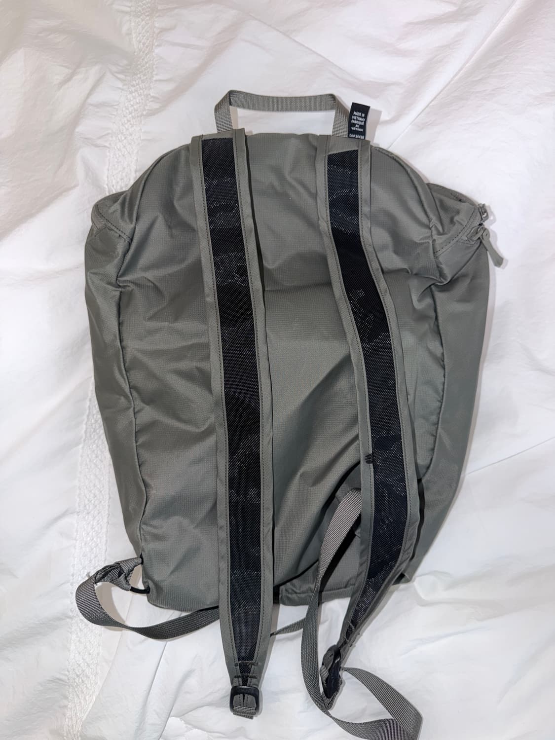 아크테릭스 헬리아드 15 백팩 포리지 상품이미지2