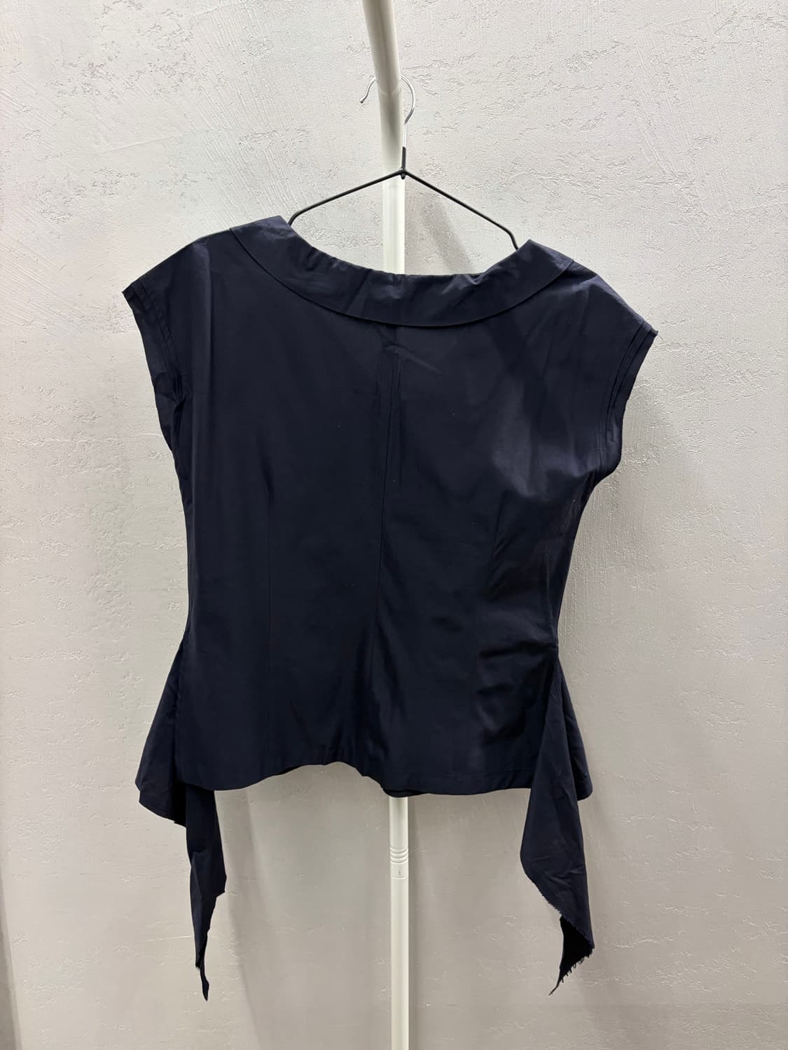 타임 포스트모던 네이비 반팔 블라우스 상품이미지5