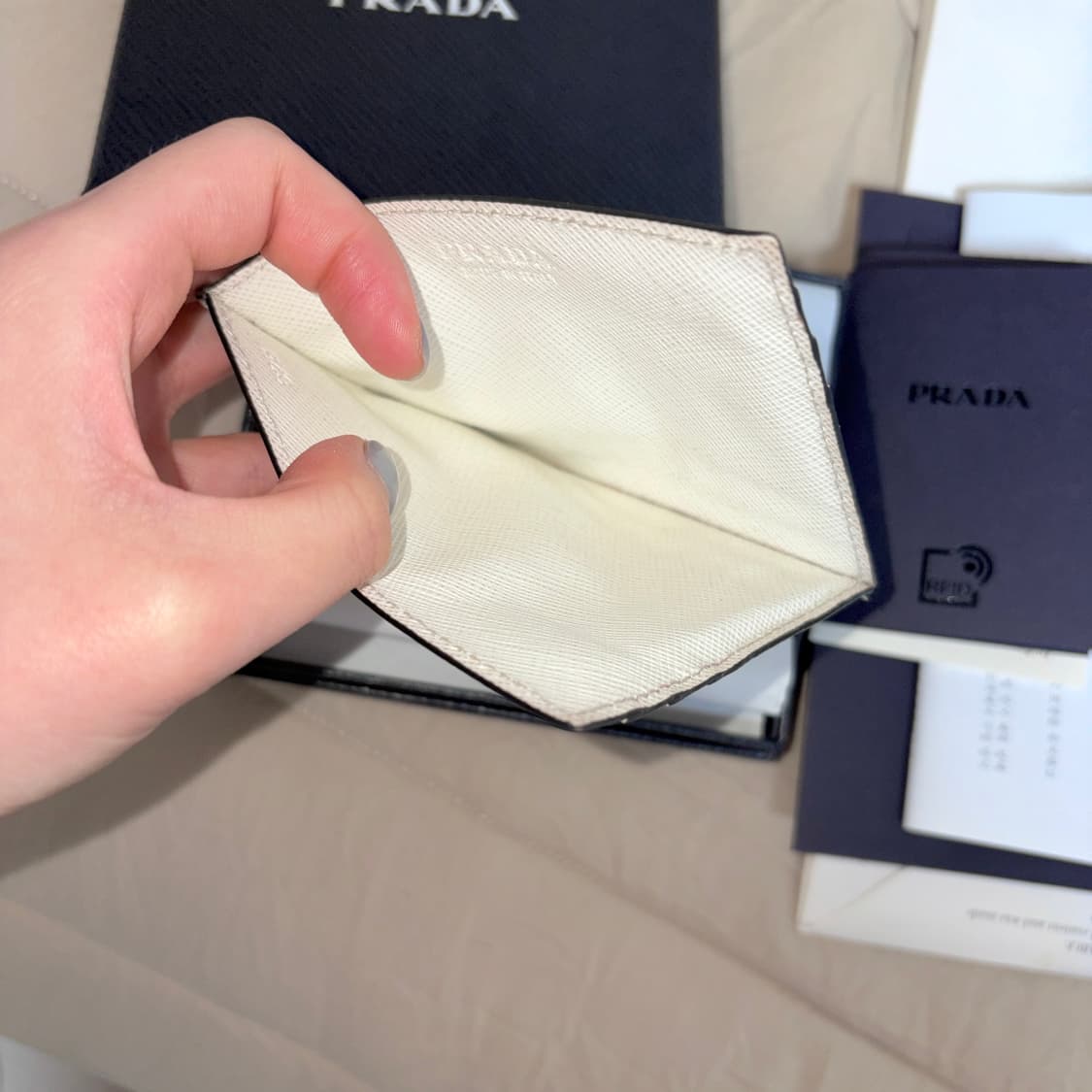 프라다 카드지갑 화이트 상품이미지3